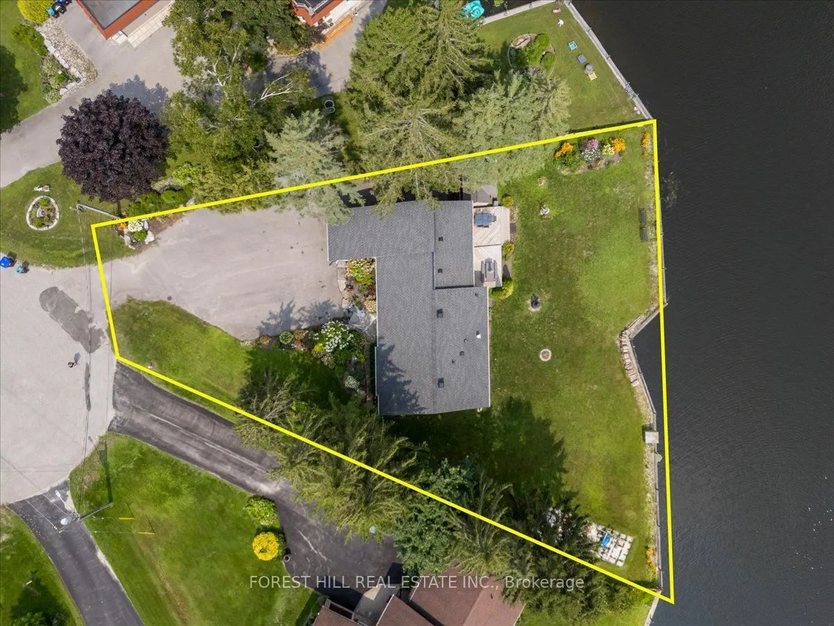 21 PINETREE Court