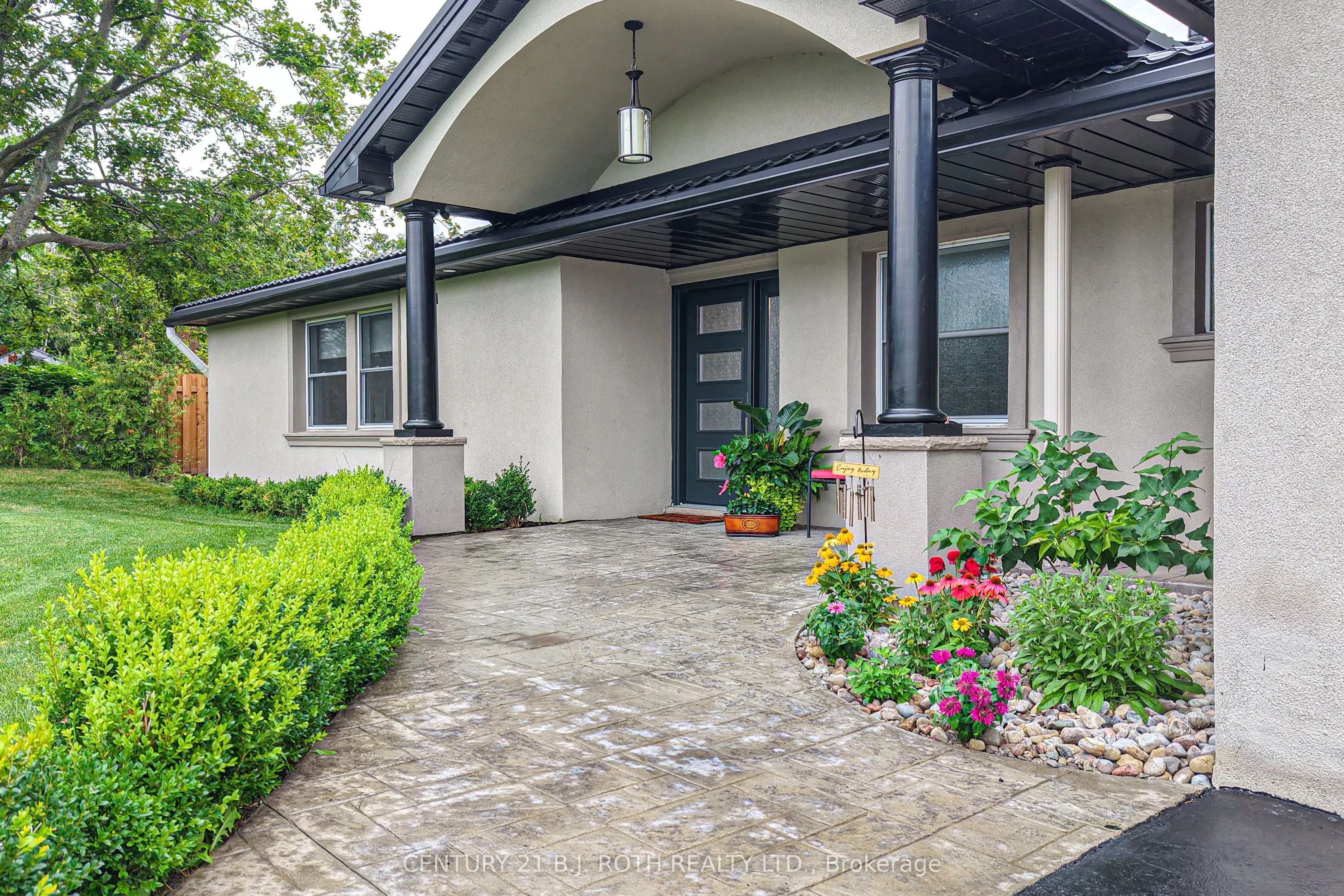 91 Moon Point Drive