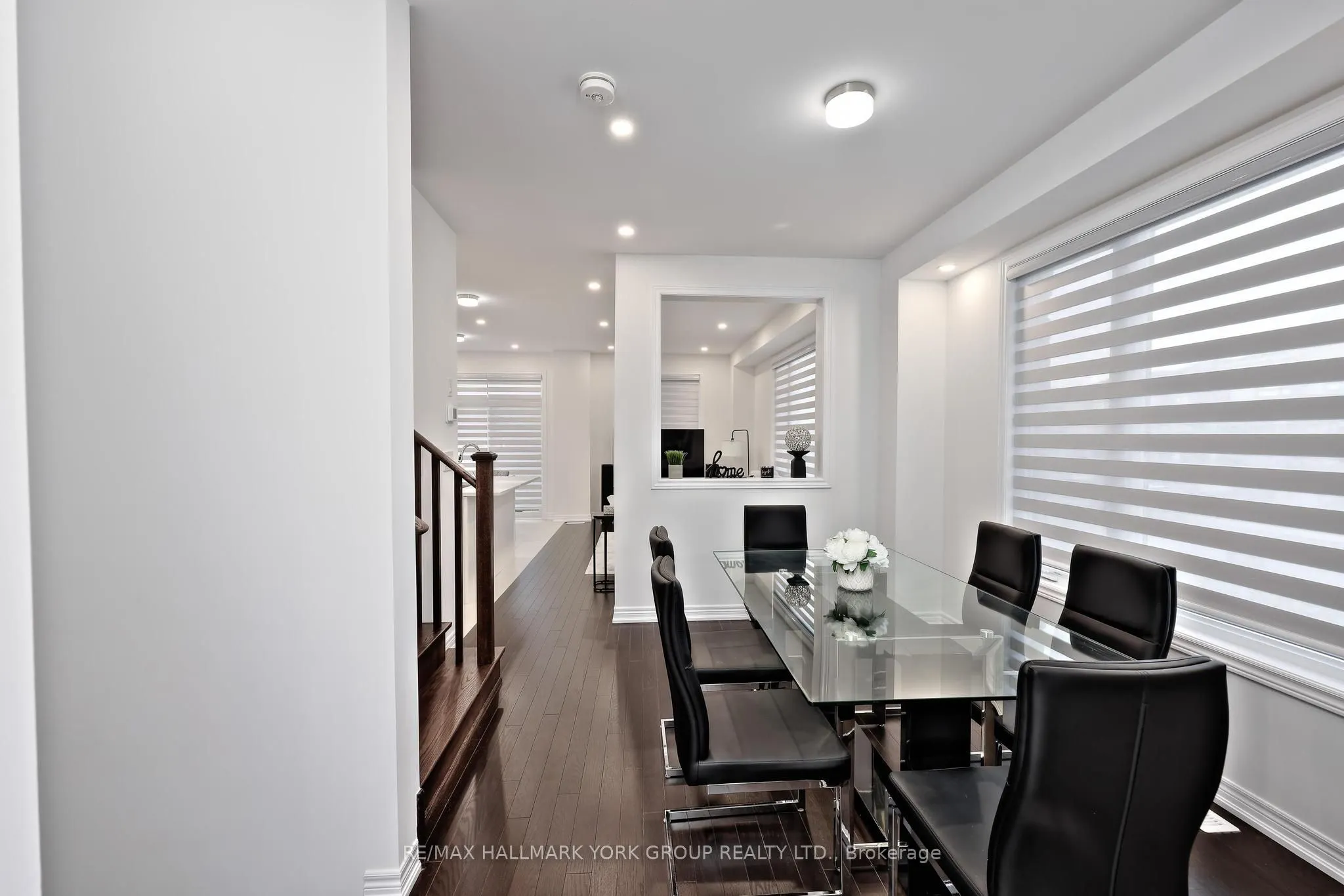 145 Fenchurch Manor