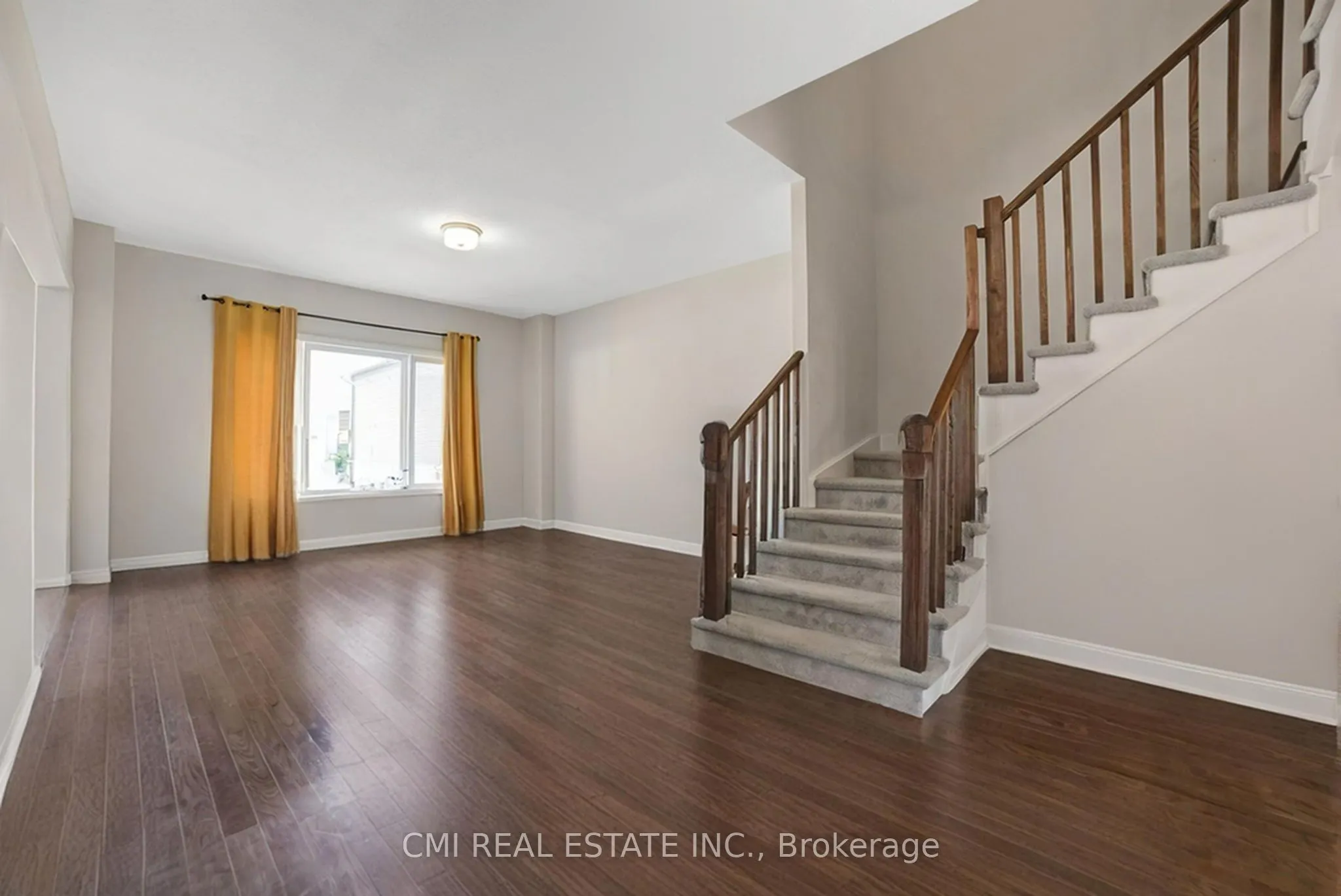 3742 Sunbank Crescent