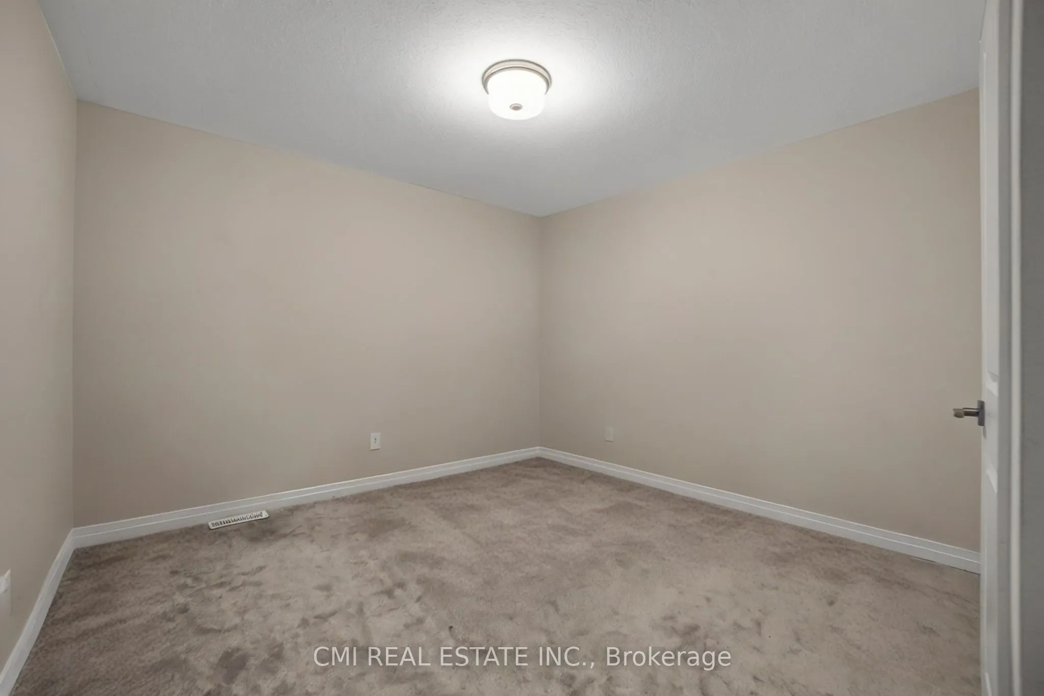 3742 Sunbank Crescent
