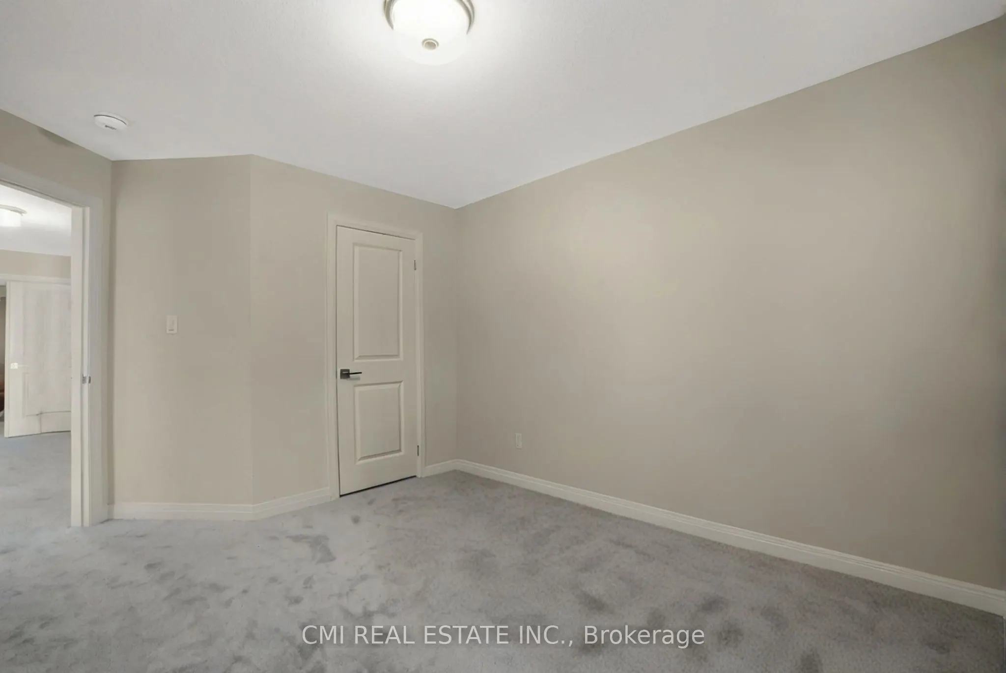 3742 Sunbank Crescent