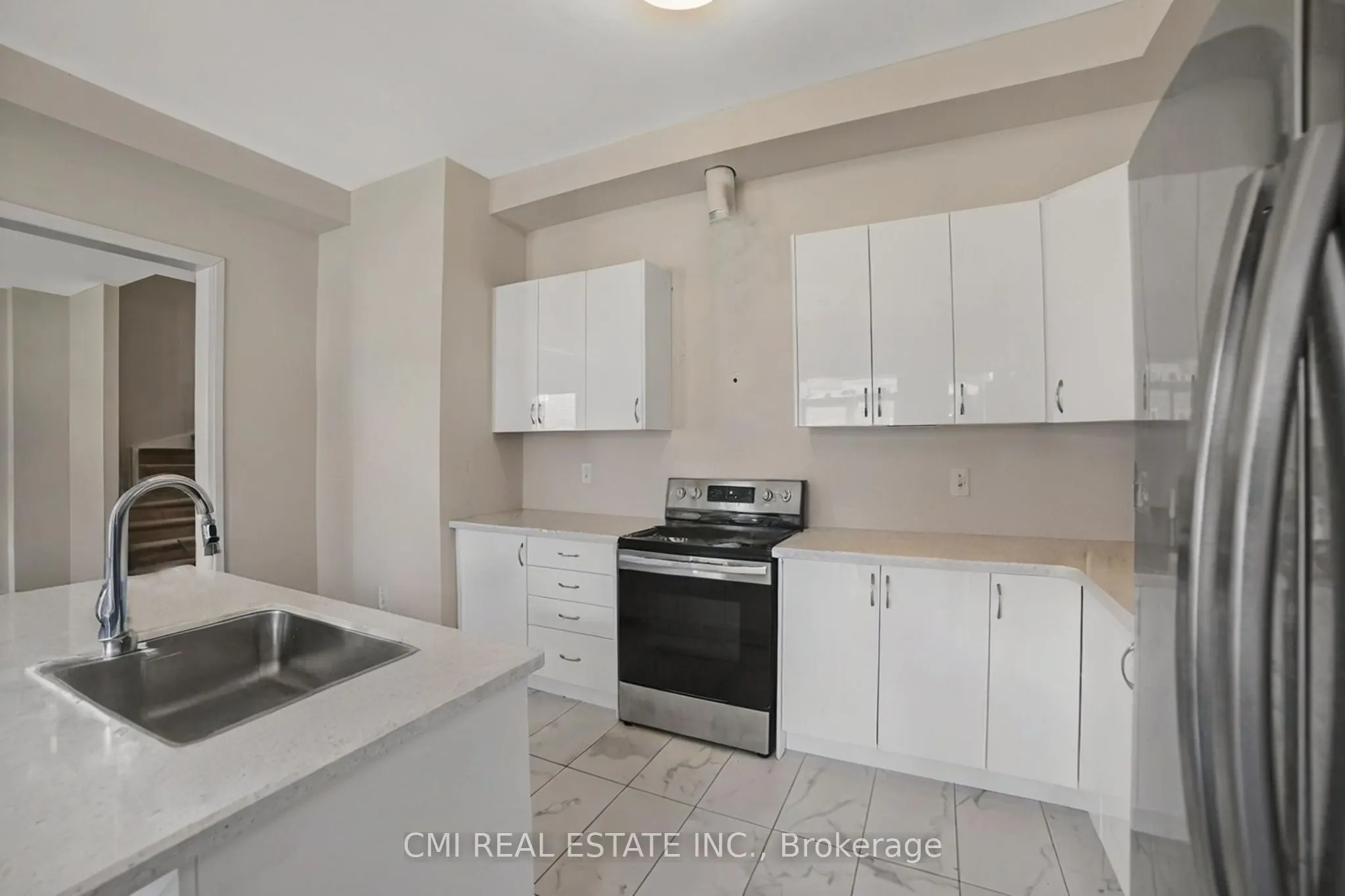 3742 Sunbank Crescent