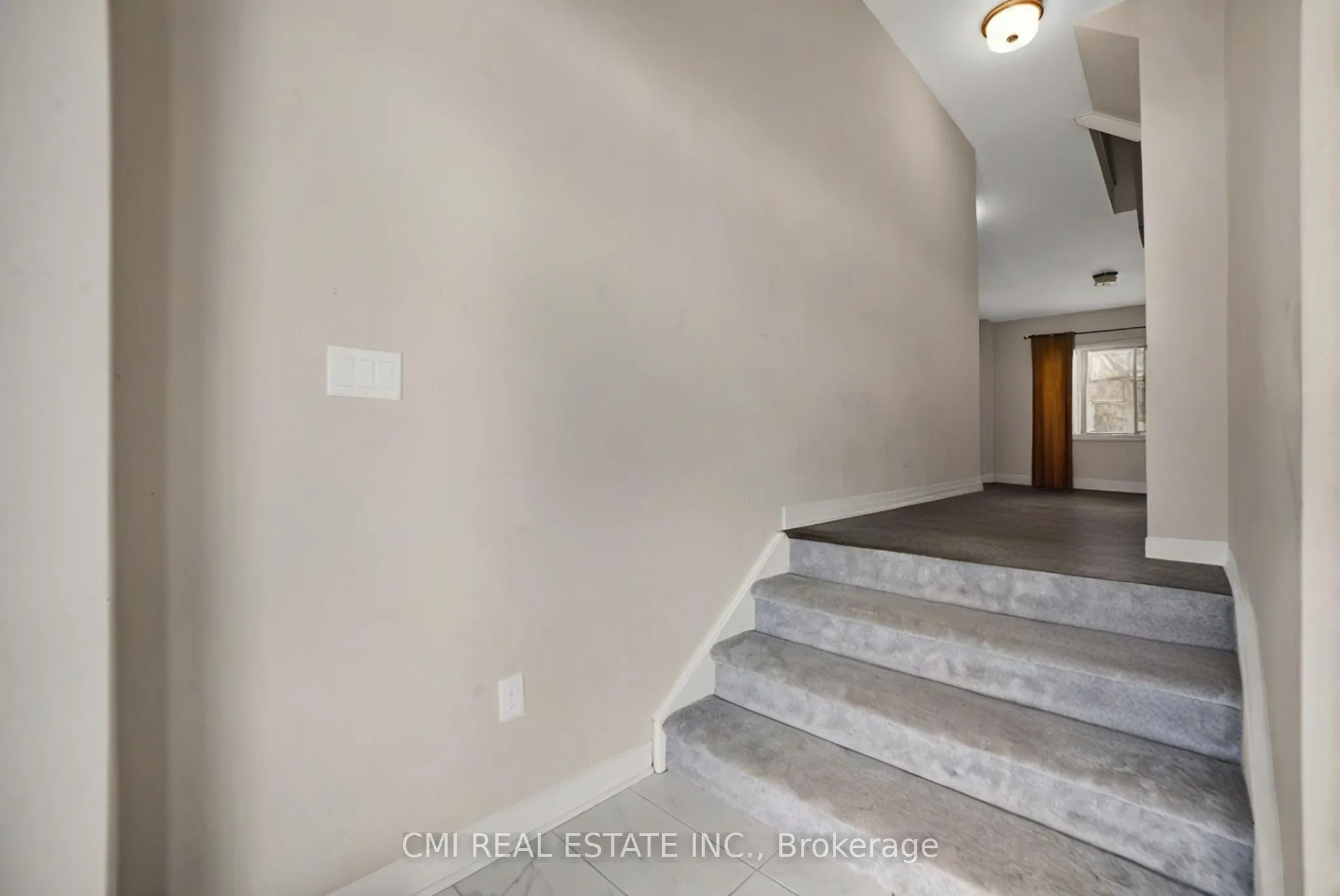 3742 Sunbank Crescent