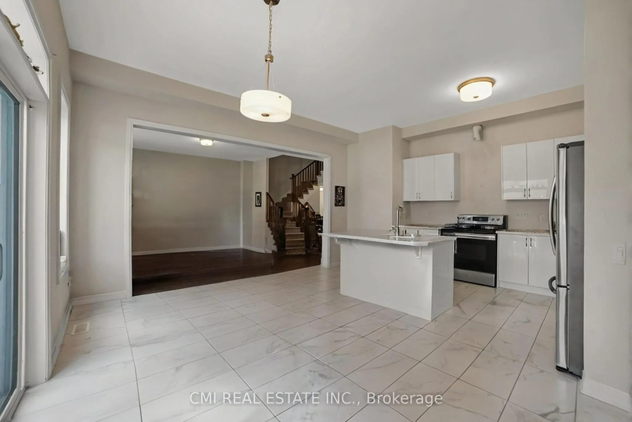 3742 Sunbank Crescent