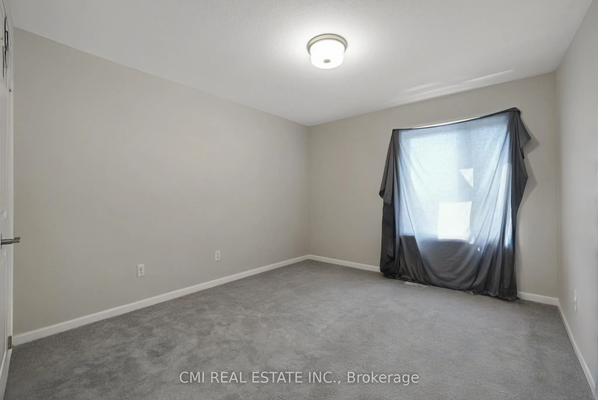 3742 Sunbank Crescent