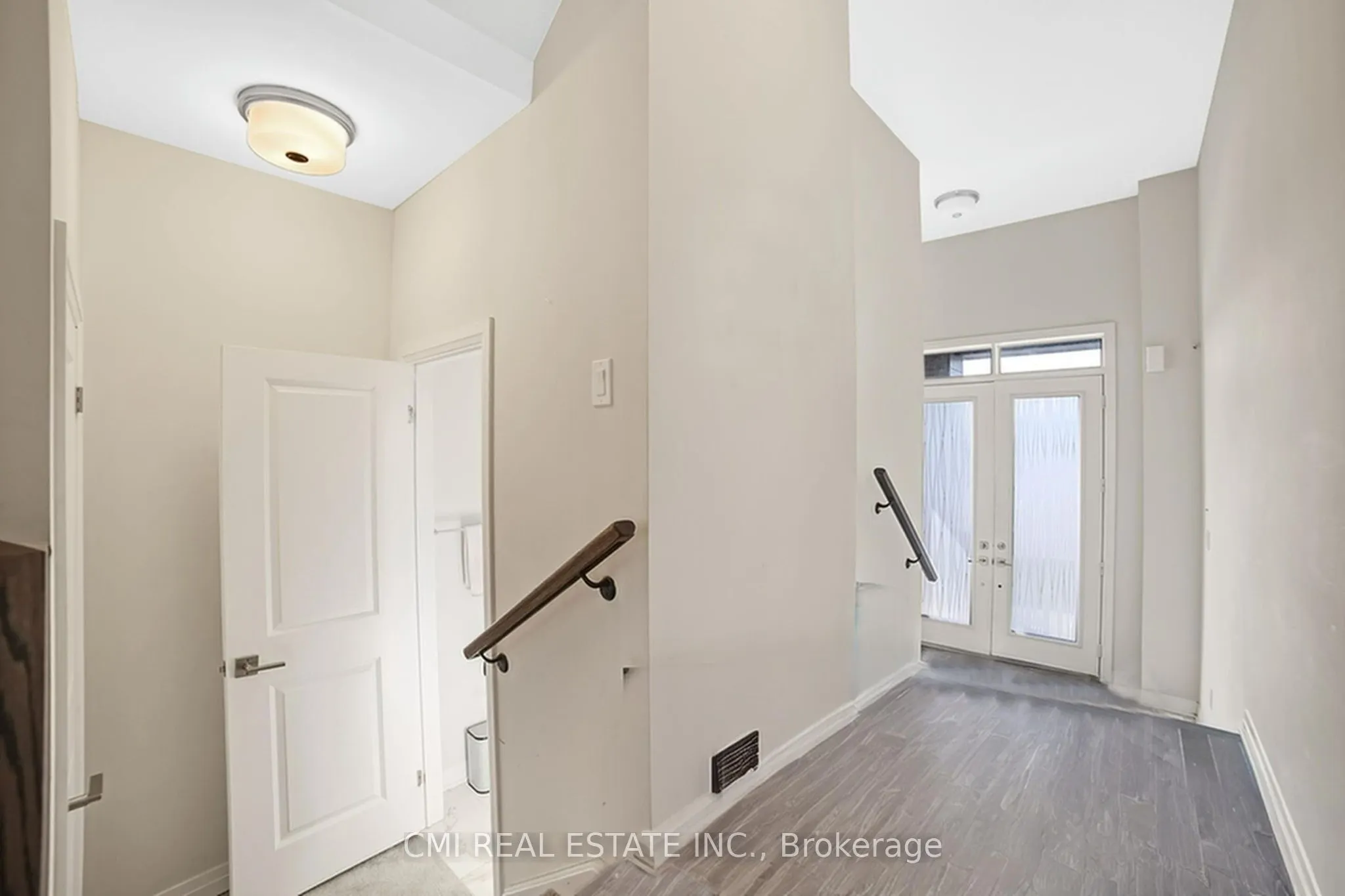 3742 Sunbank Crescent