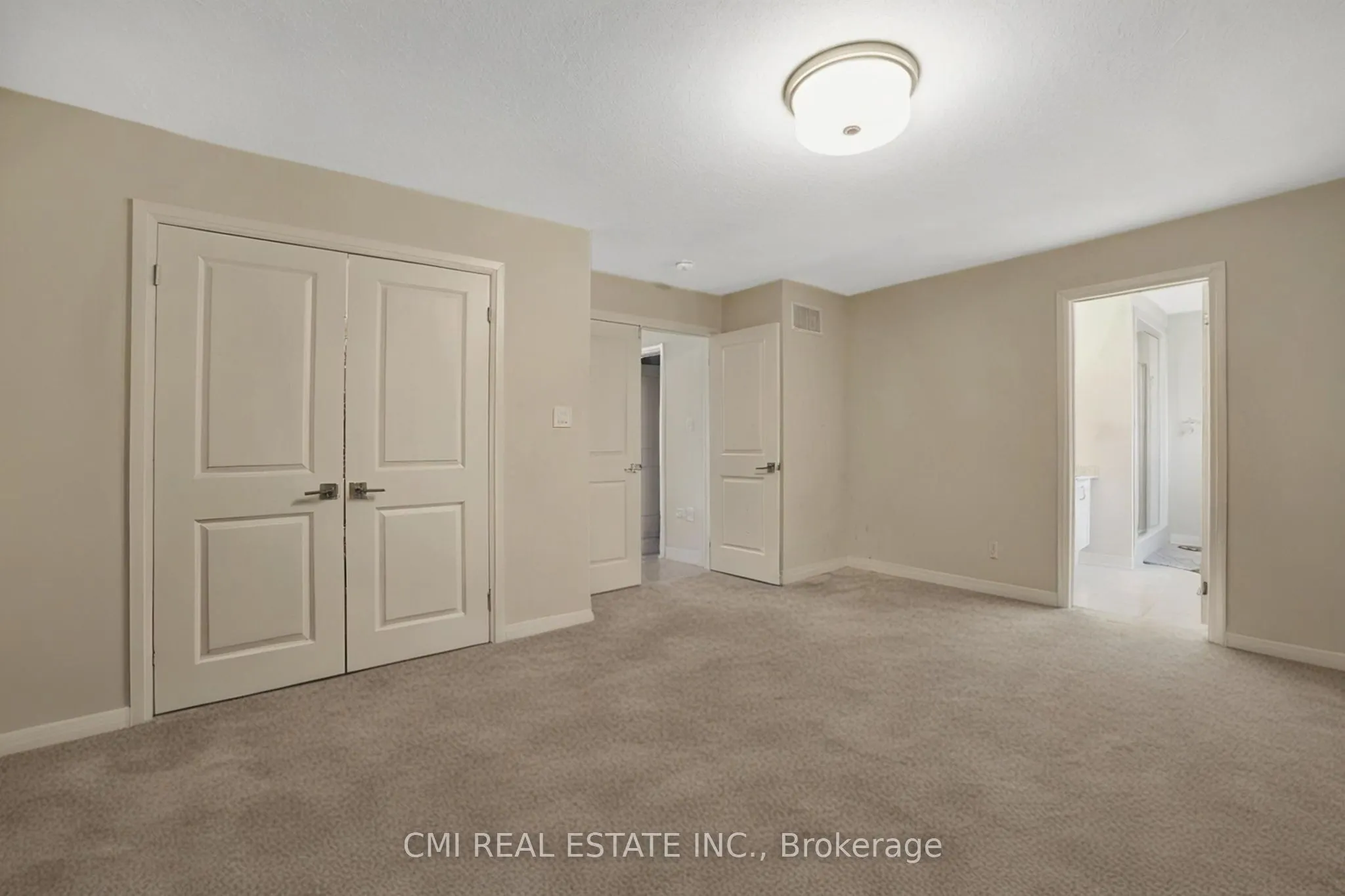 3742 Sunbank Crescent