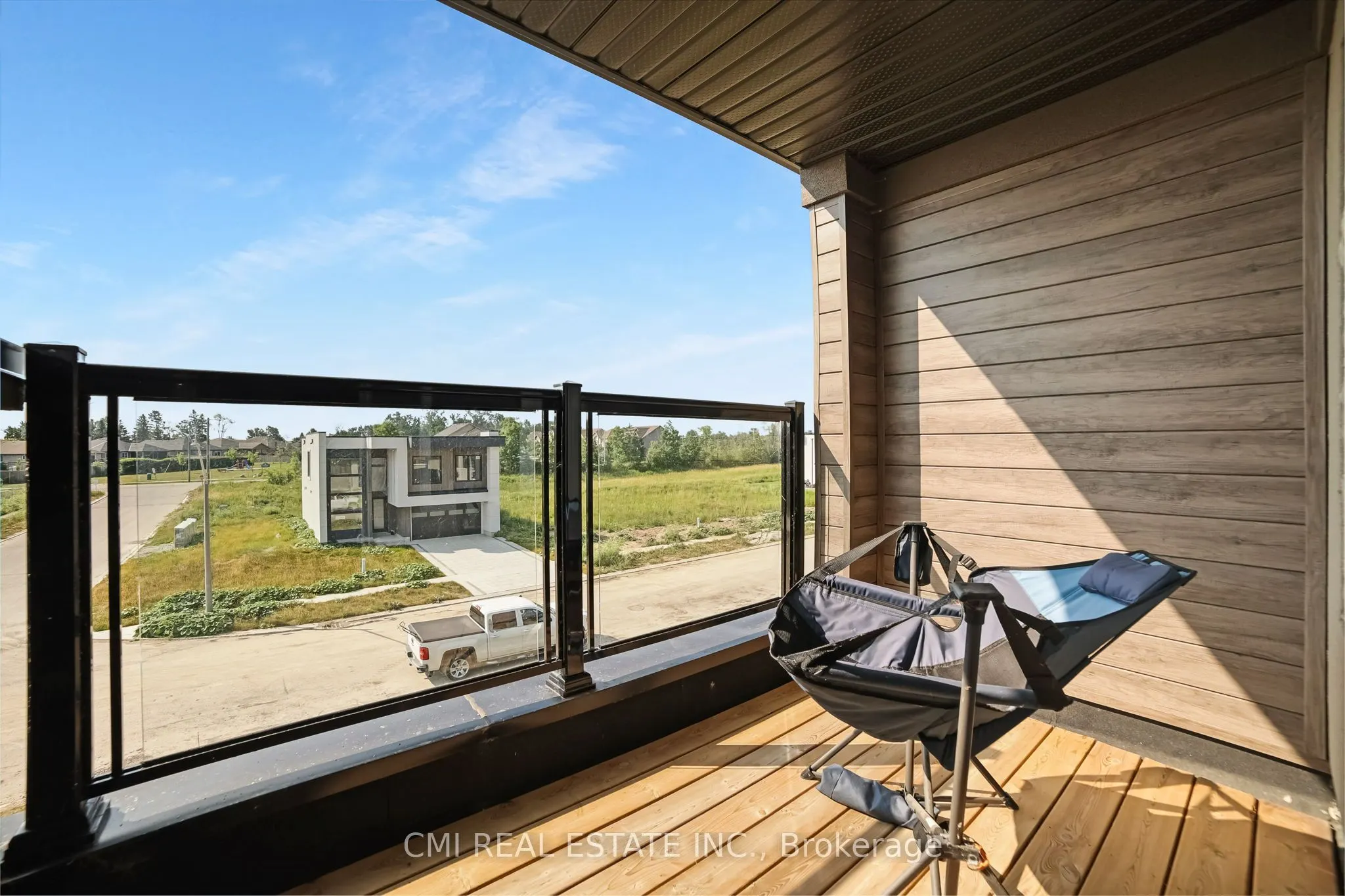 3742 Sunbank Crescent