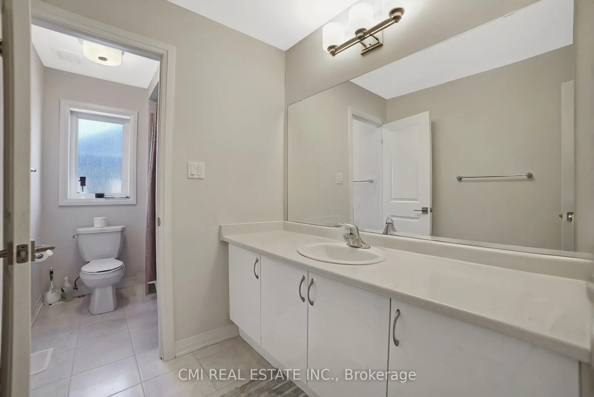 3742 Sunbank Crescent