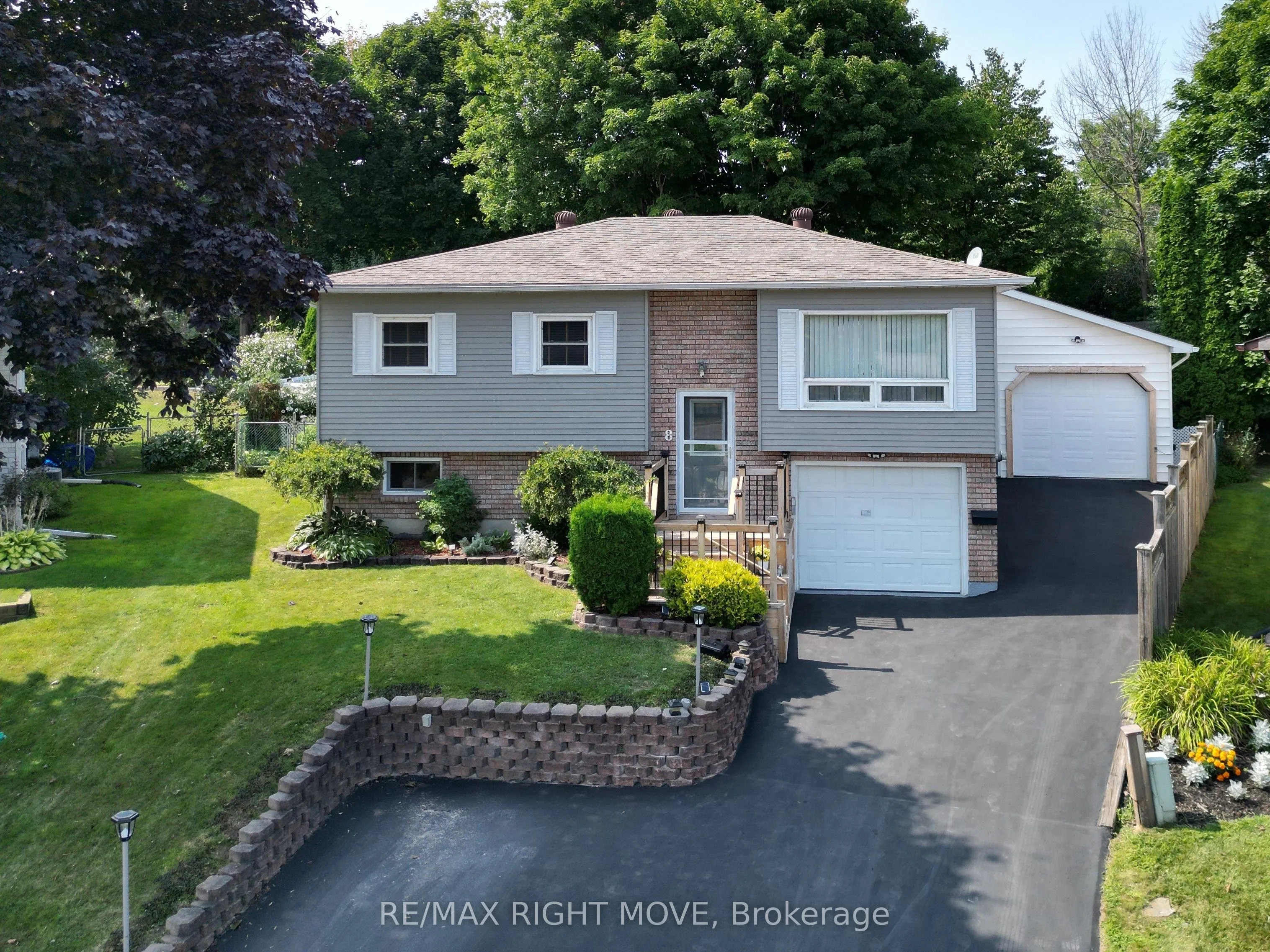 8 Gaudaur Court