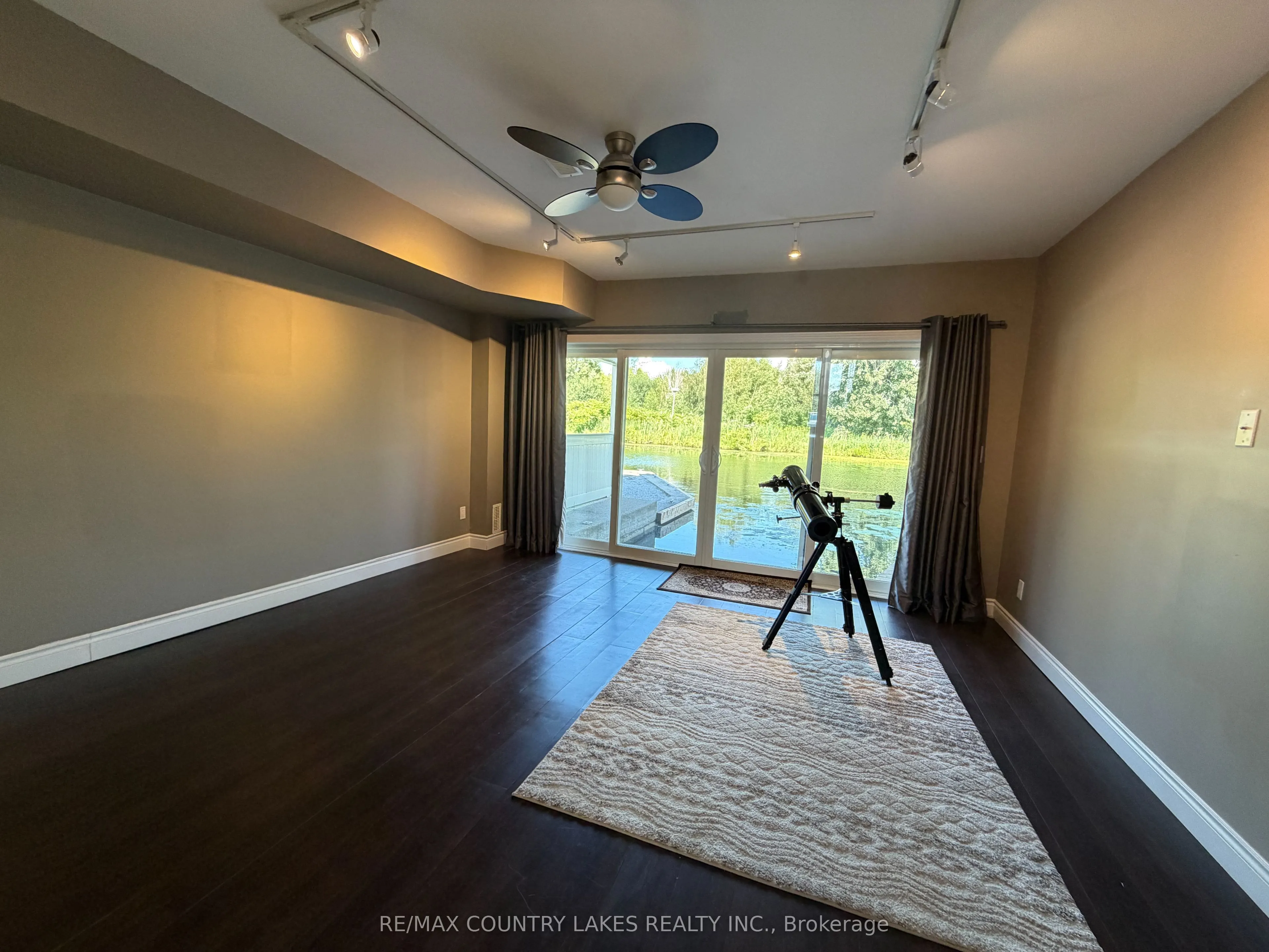 4 Paradise Boulevard #11