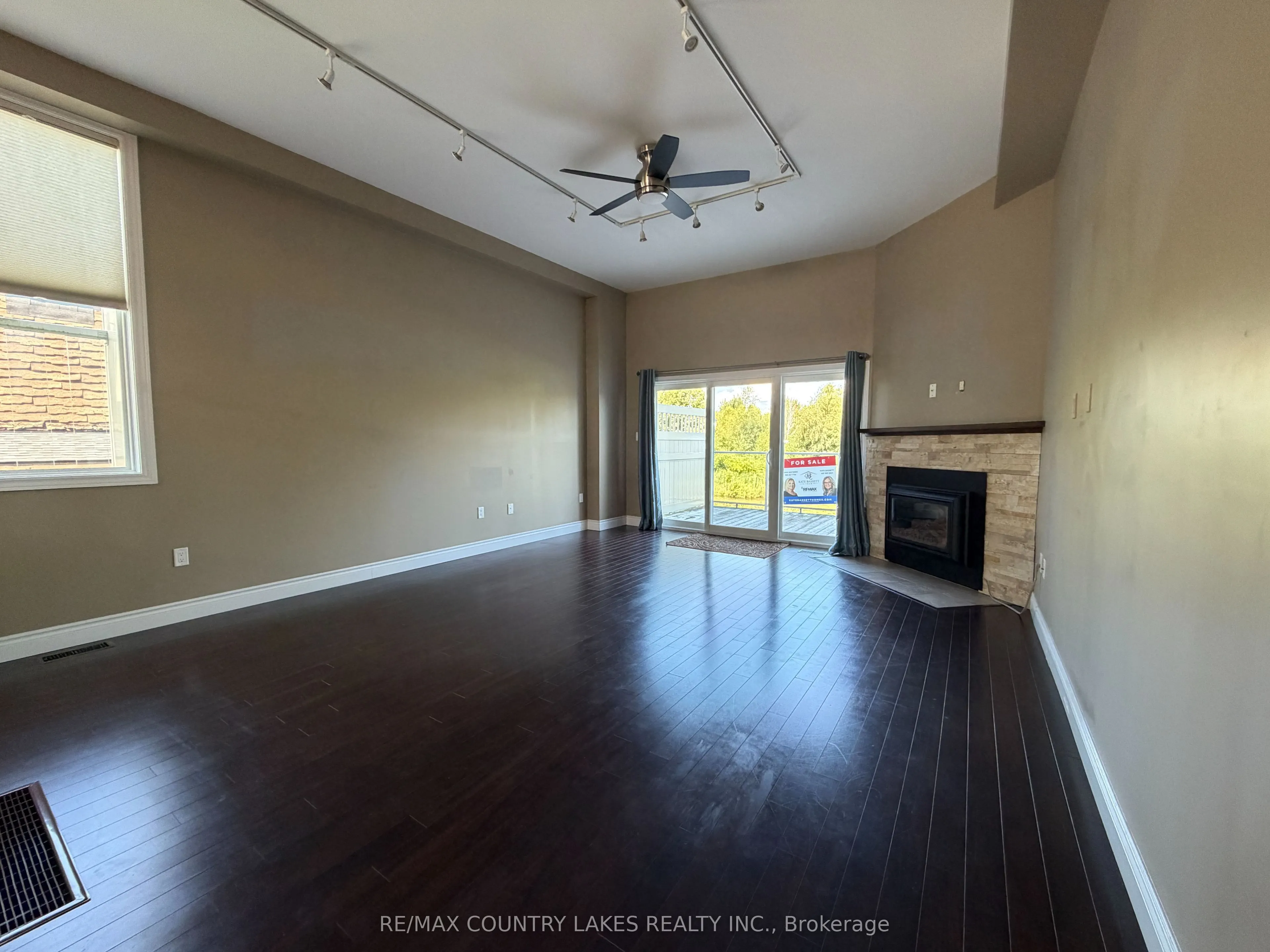 4 Paradise Boulevard #11