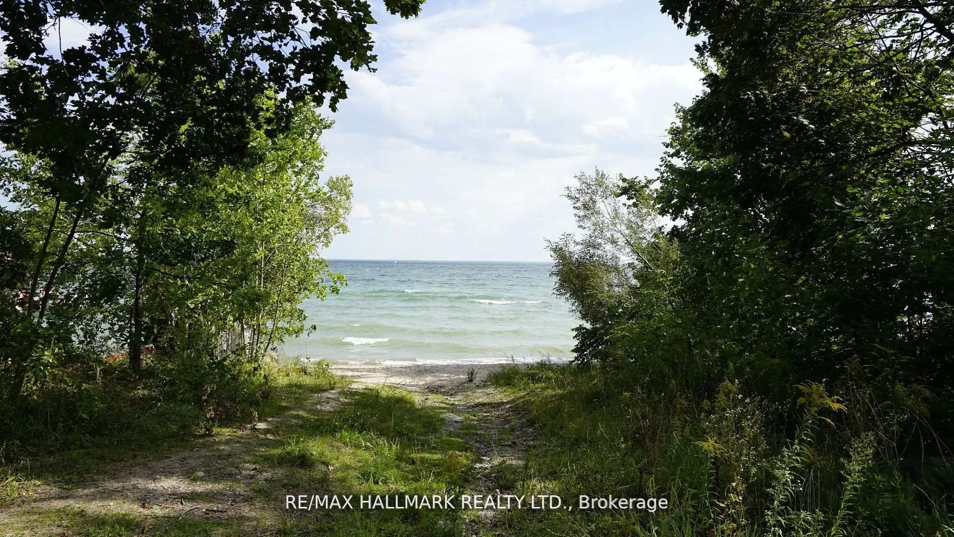 26 Lakeshore Road W