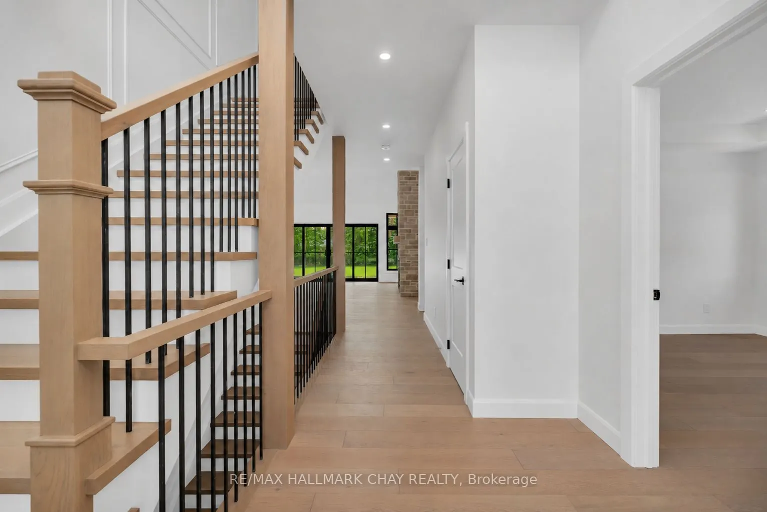 25 Heatherwood Drive