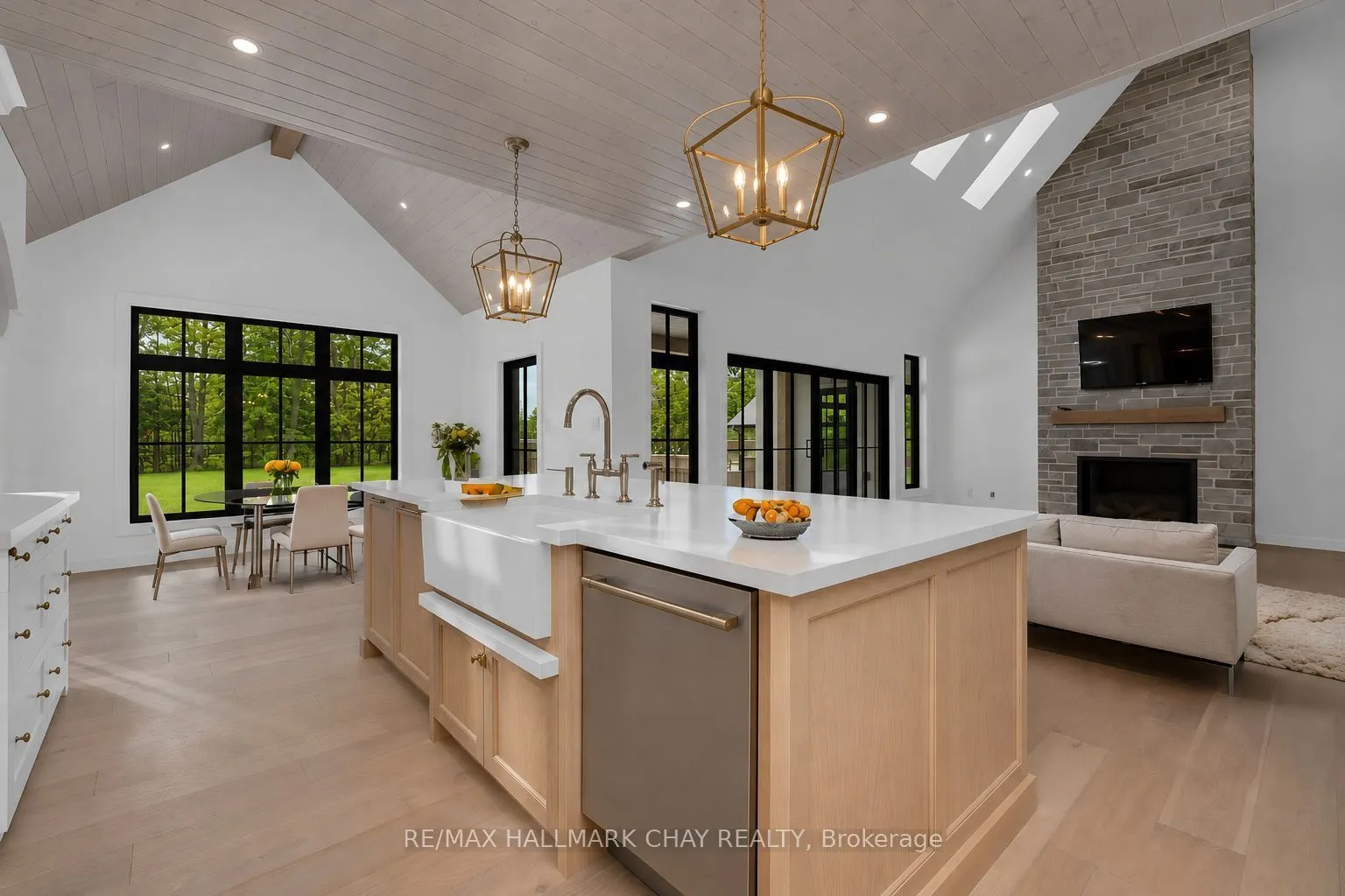 25 Heatherwood Drive