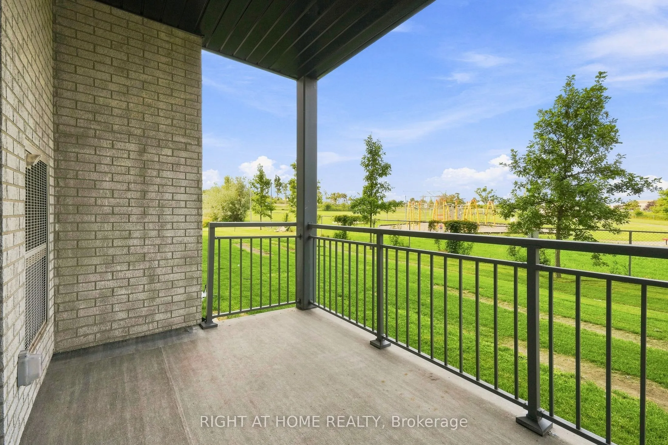 299 Cundles Road E ##106