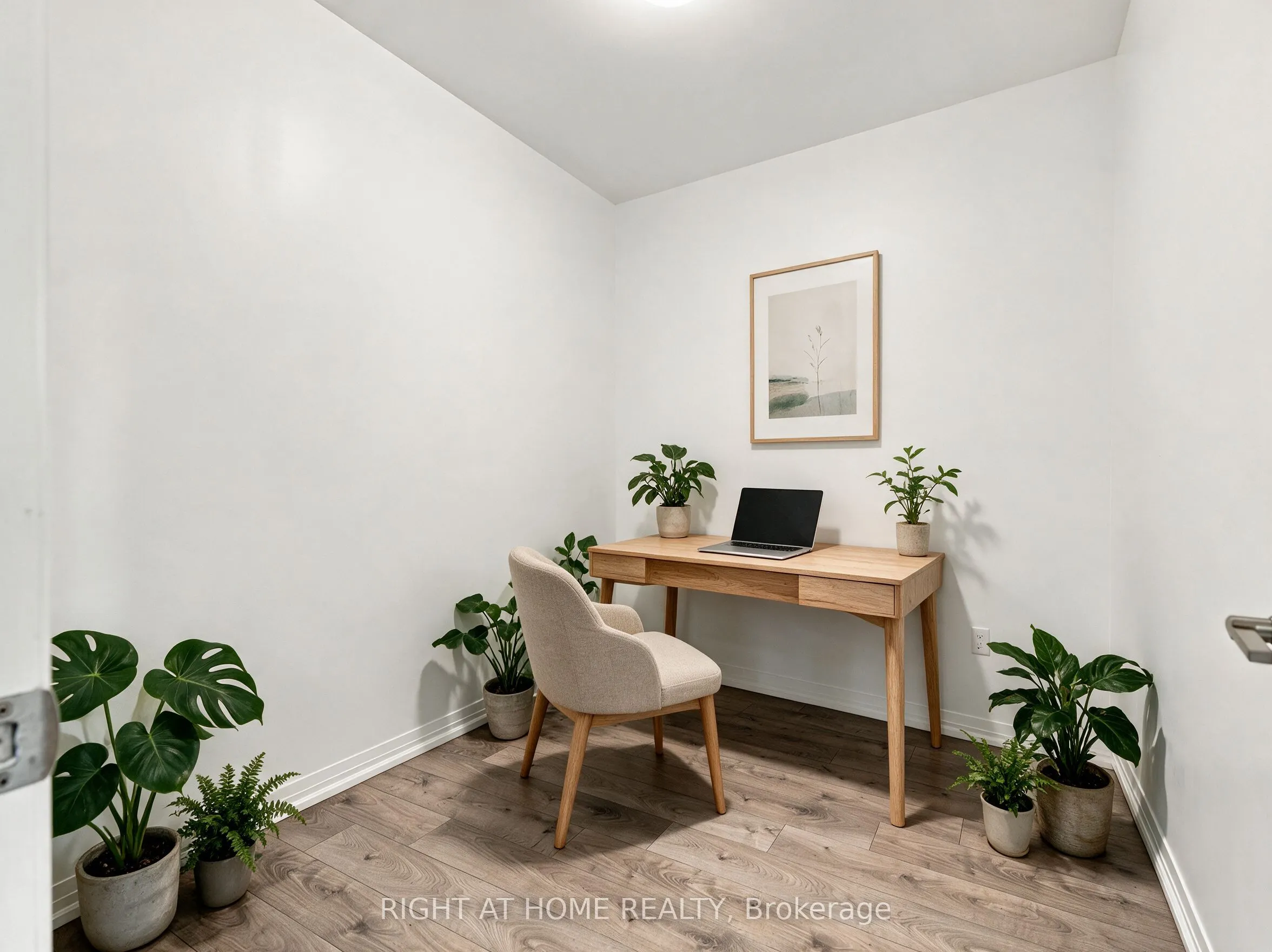 299 Cundles Road E ##106