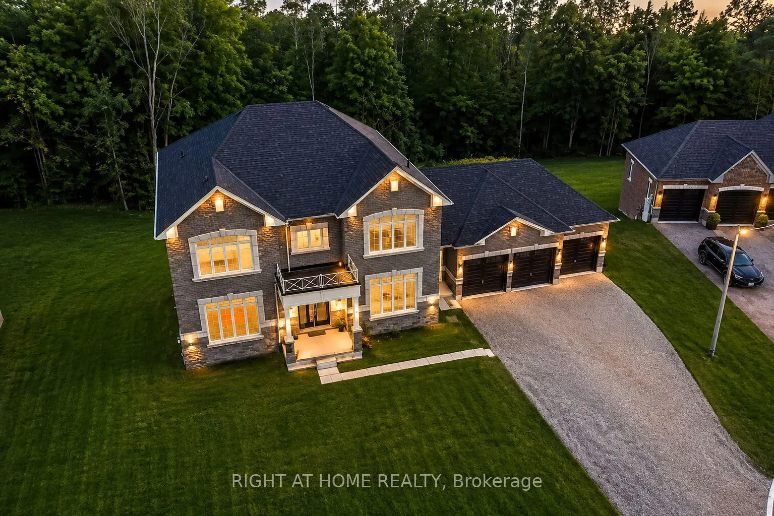 8 Forest Heights Court