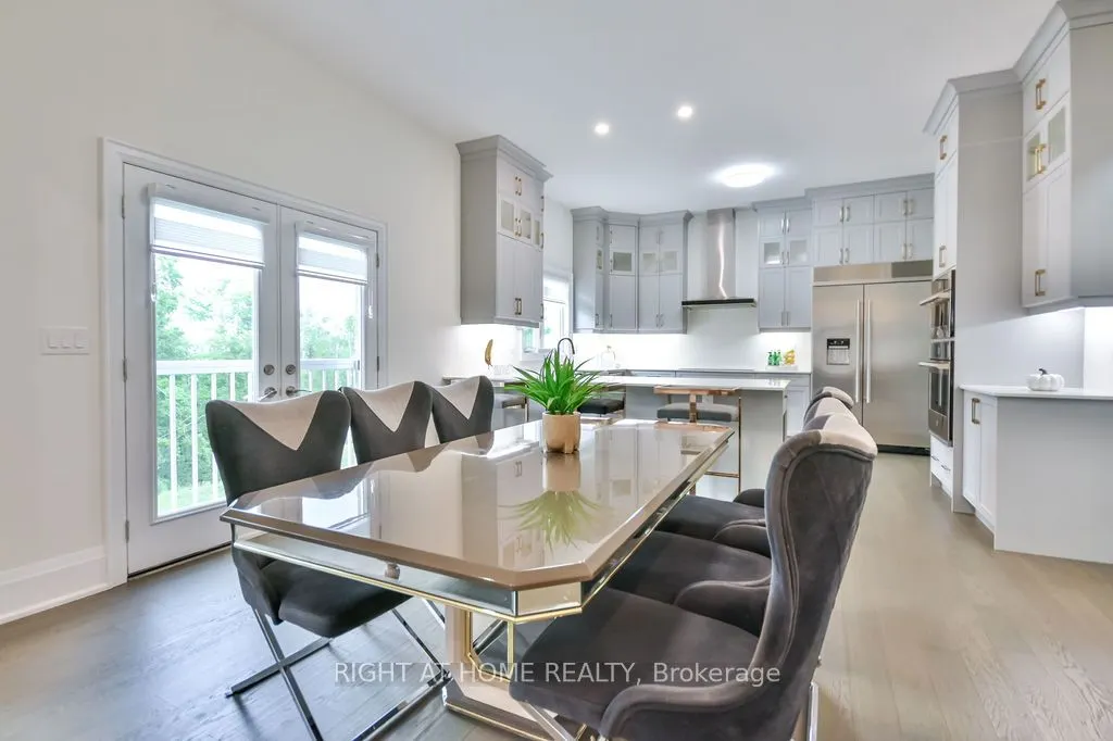 8 Forest Heights Court