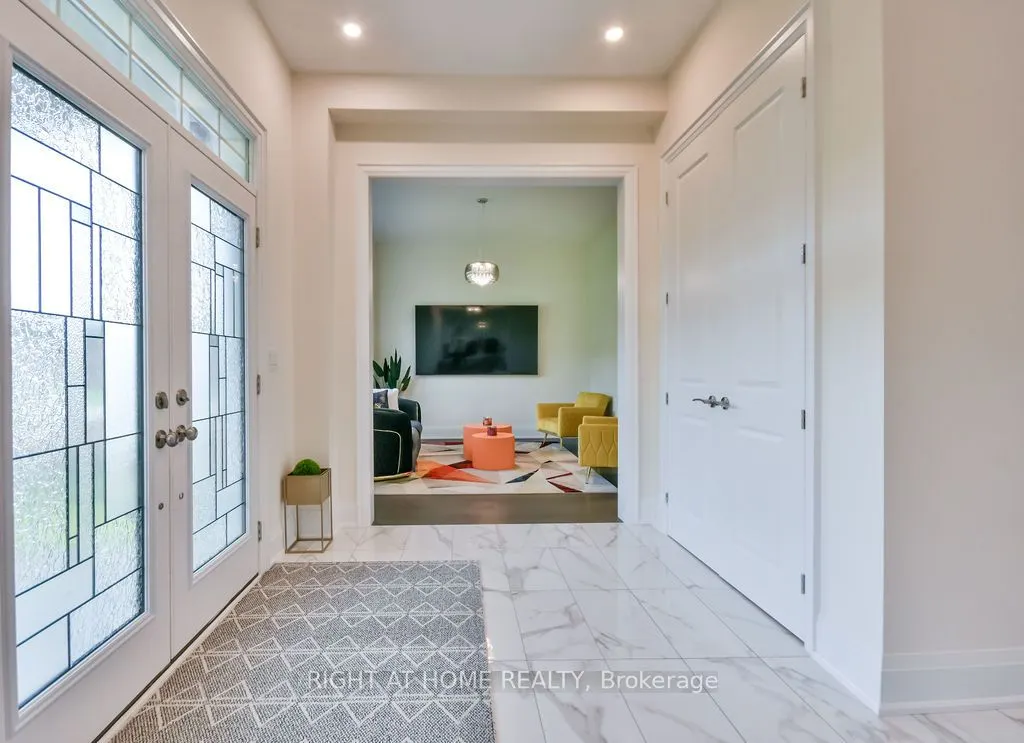 8 Forest Heights Court