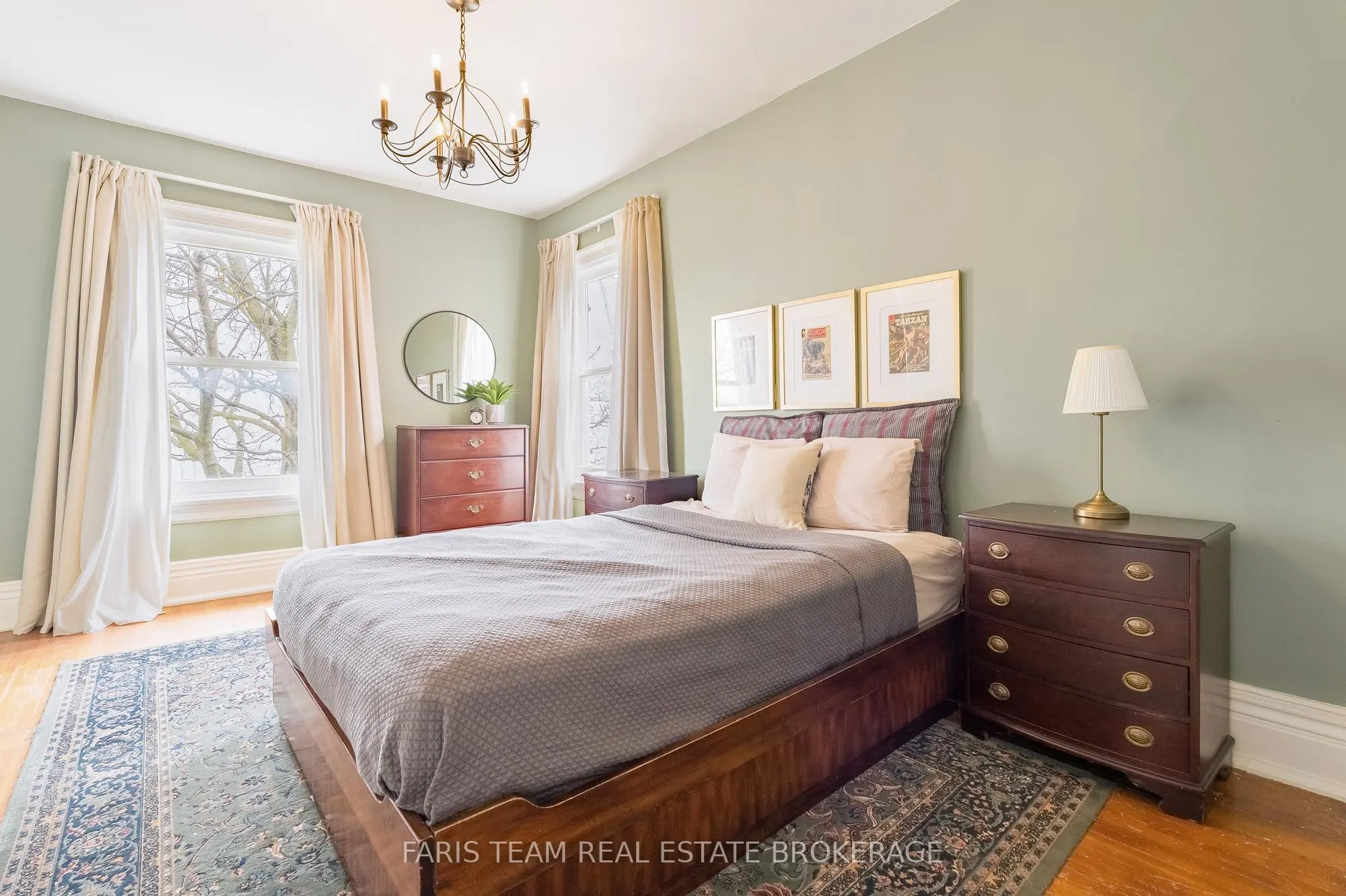 23 Yonge Street S