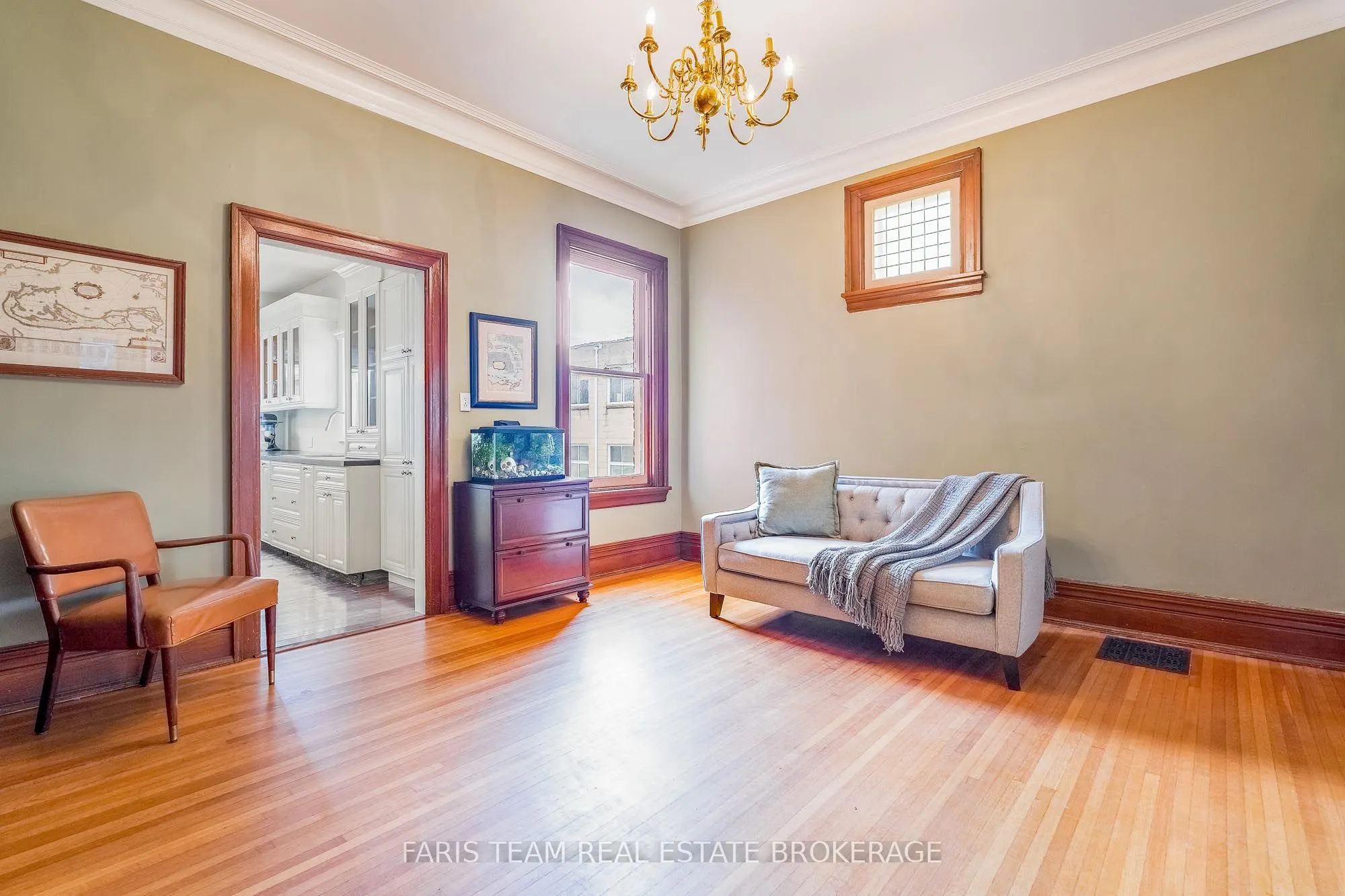 23 Yonge Street S