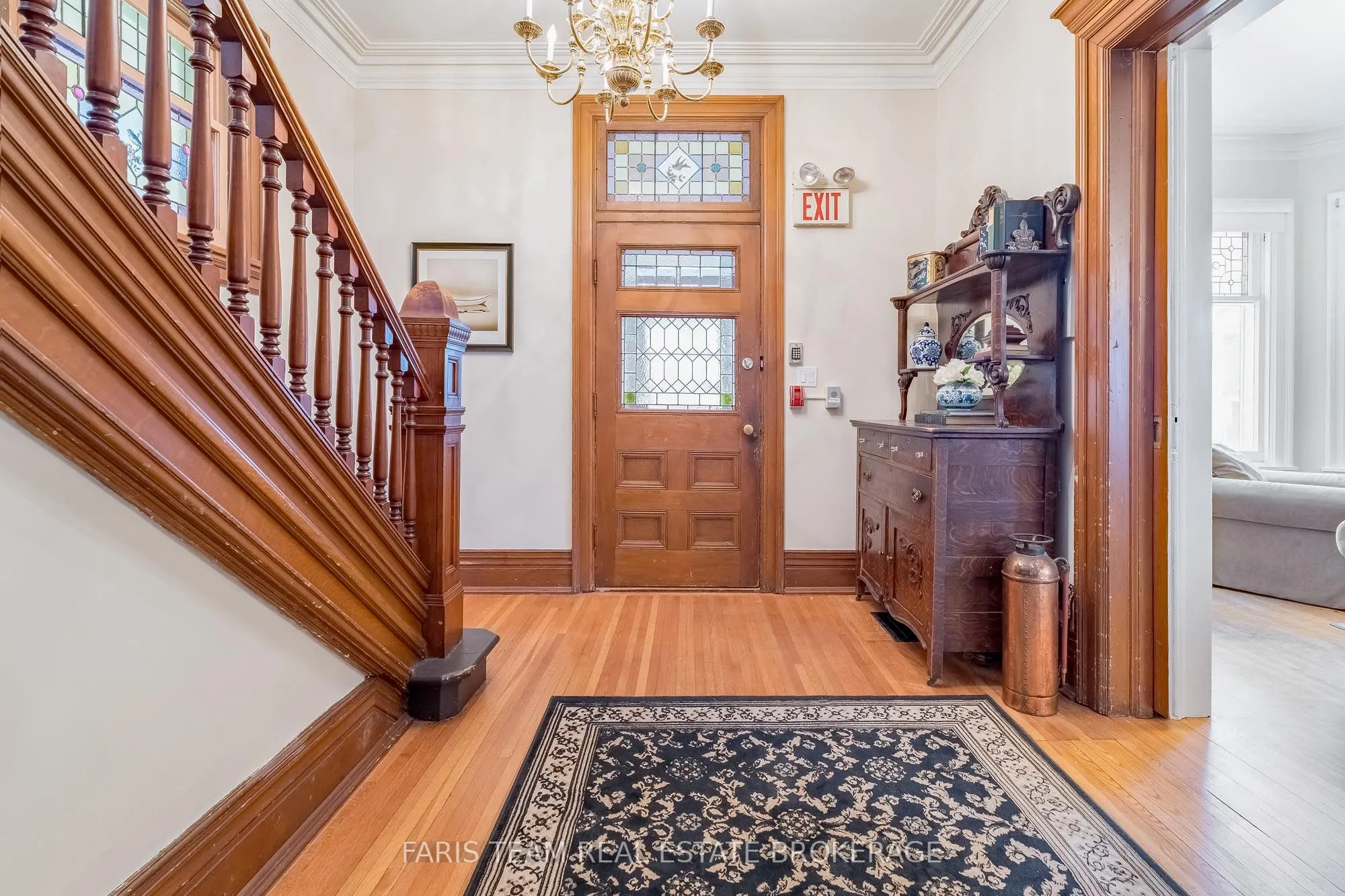 23 Yonge Street S