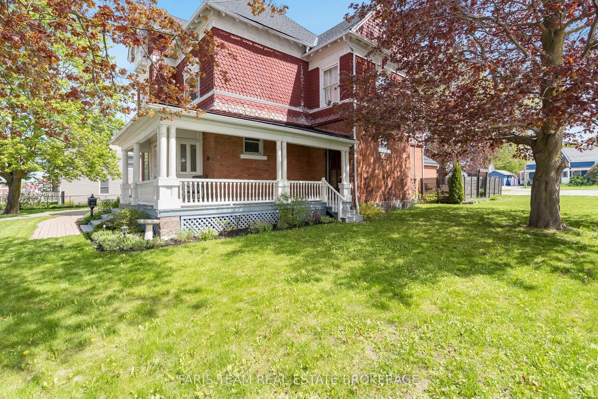 23 Yonge Street S