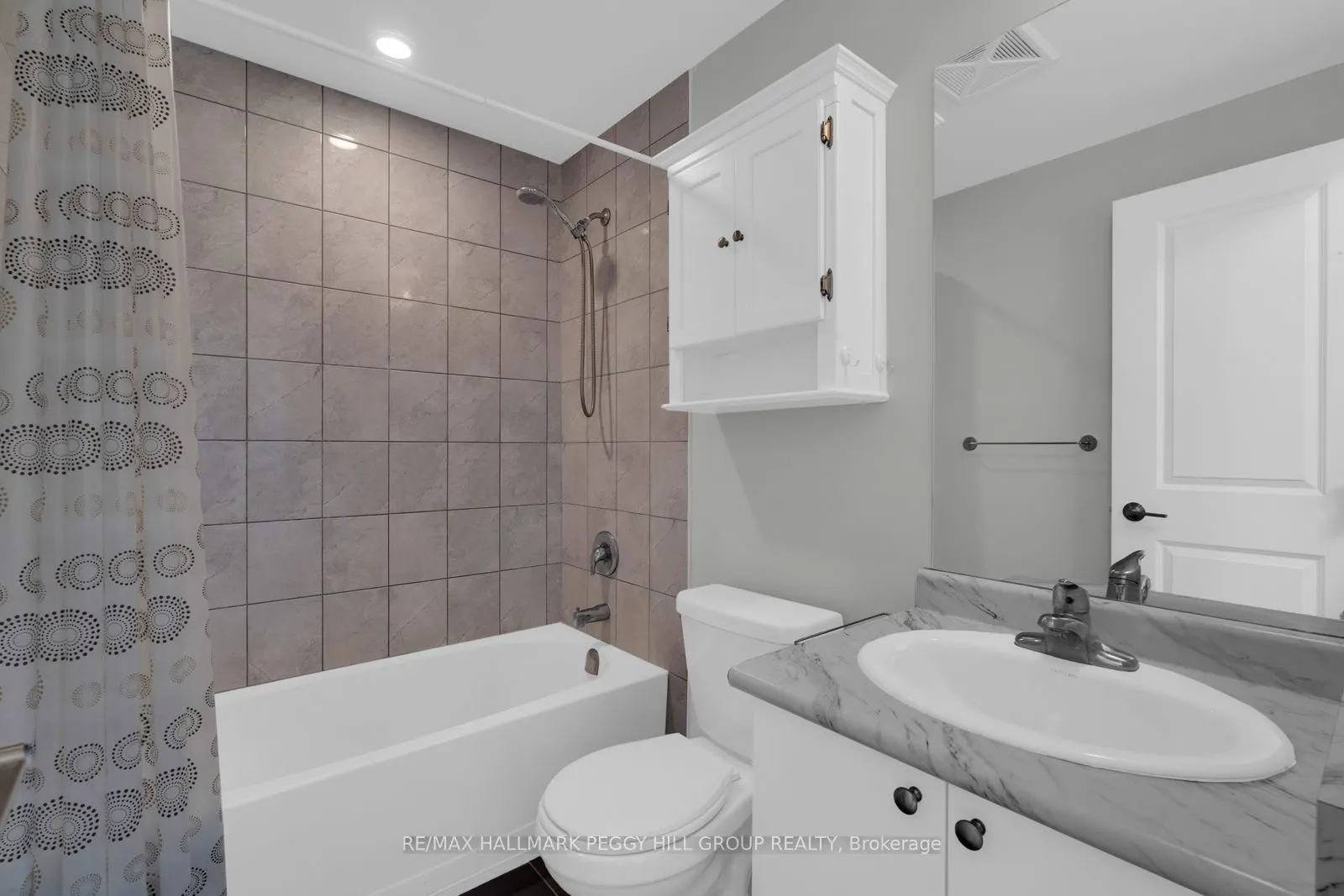 299 Cundles Road E #308