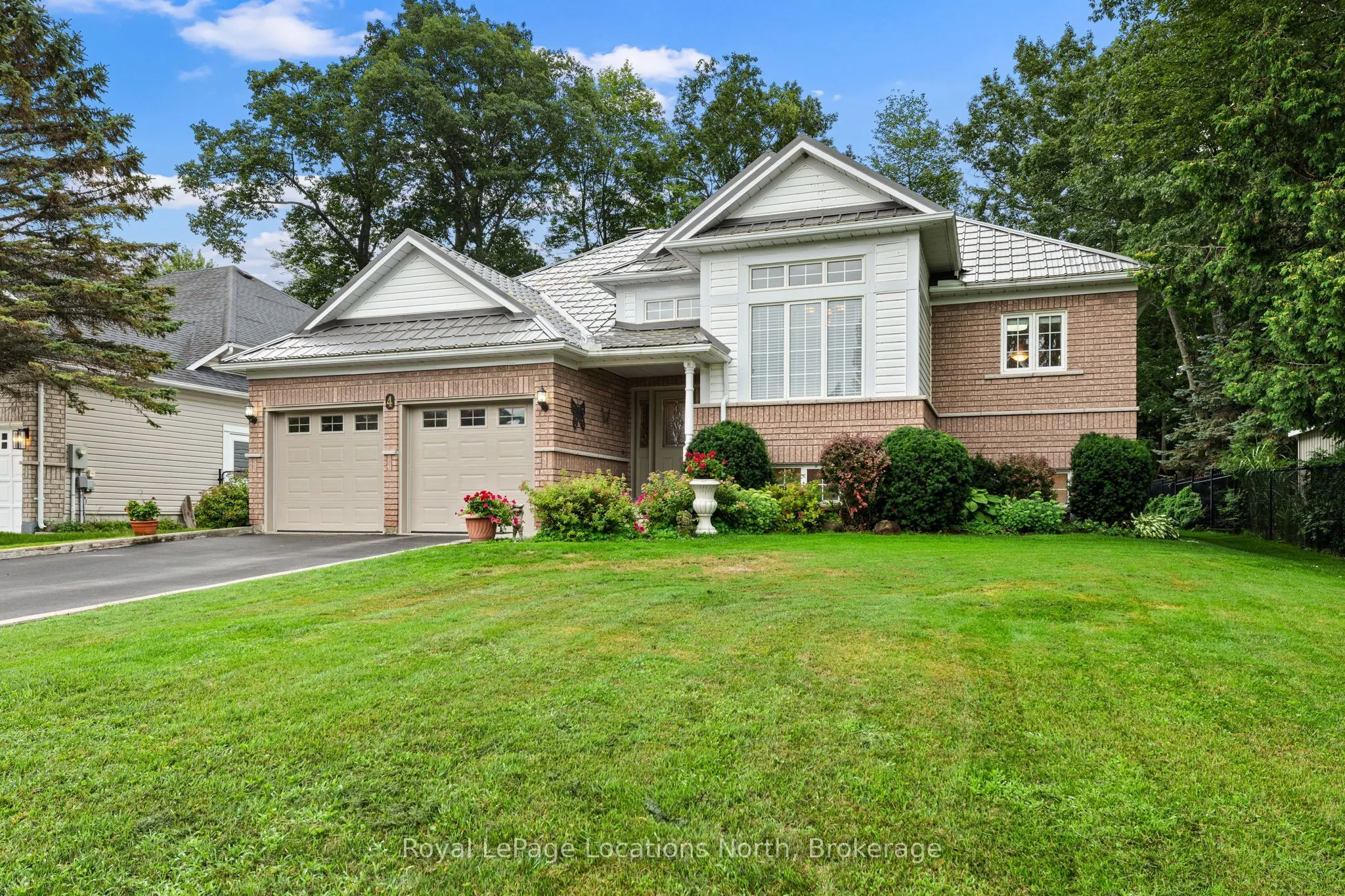 4 TRAILWOOD Place