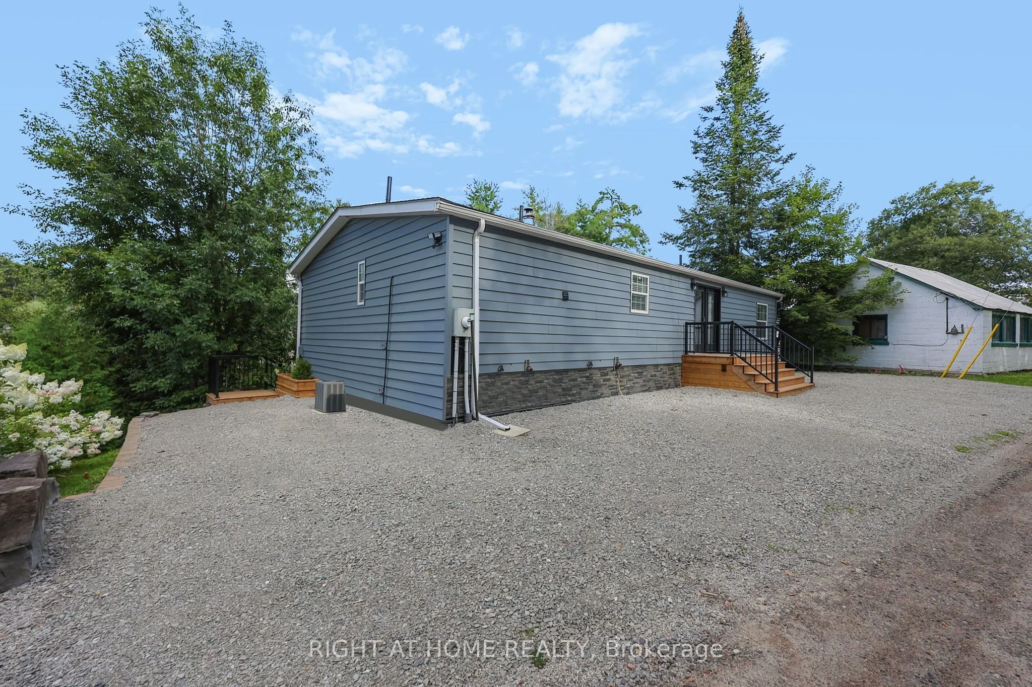 8168 Laidlaw Avenue