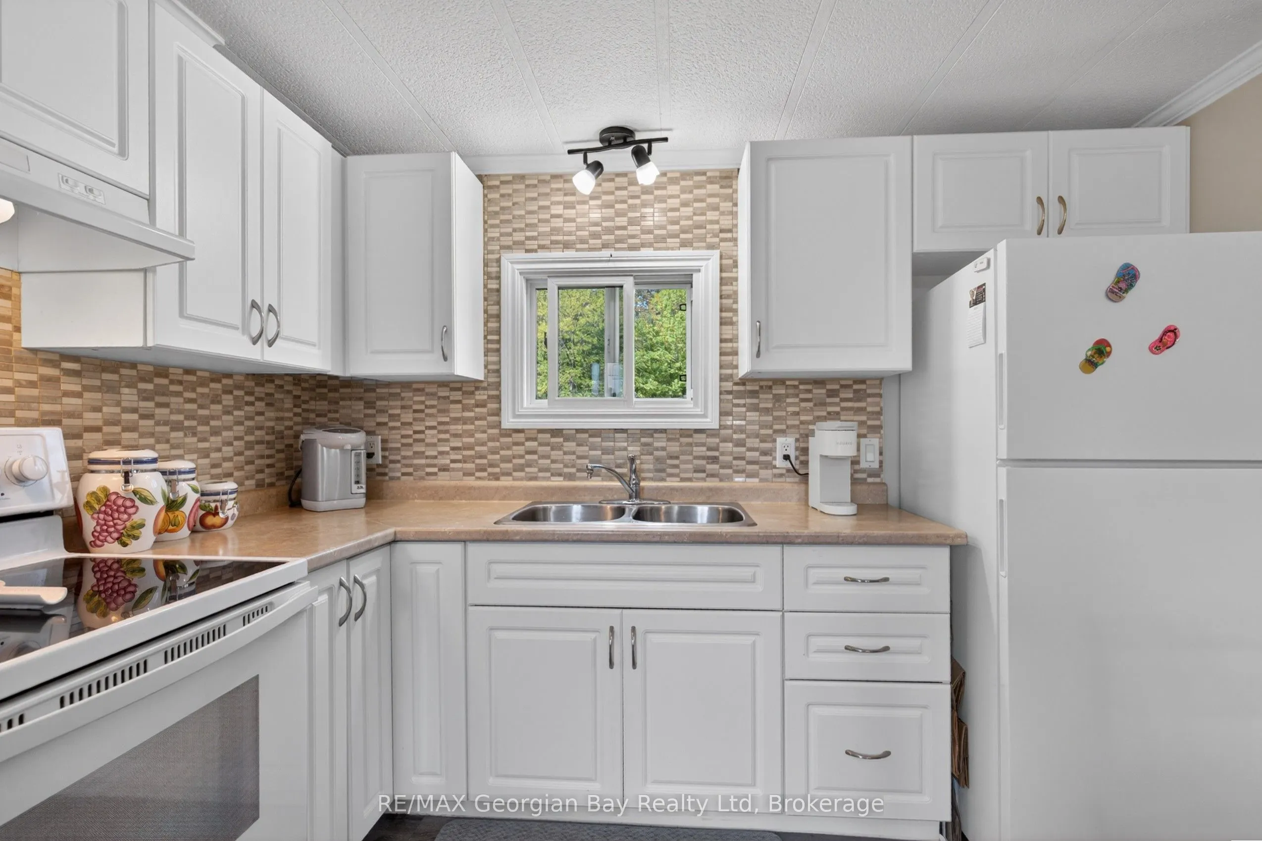 5263 Elliott Side Road #81