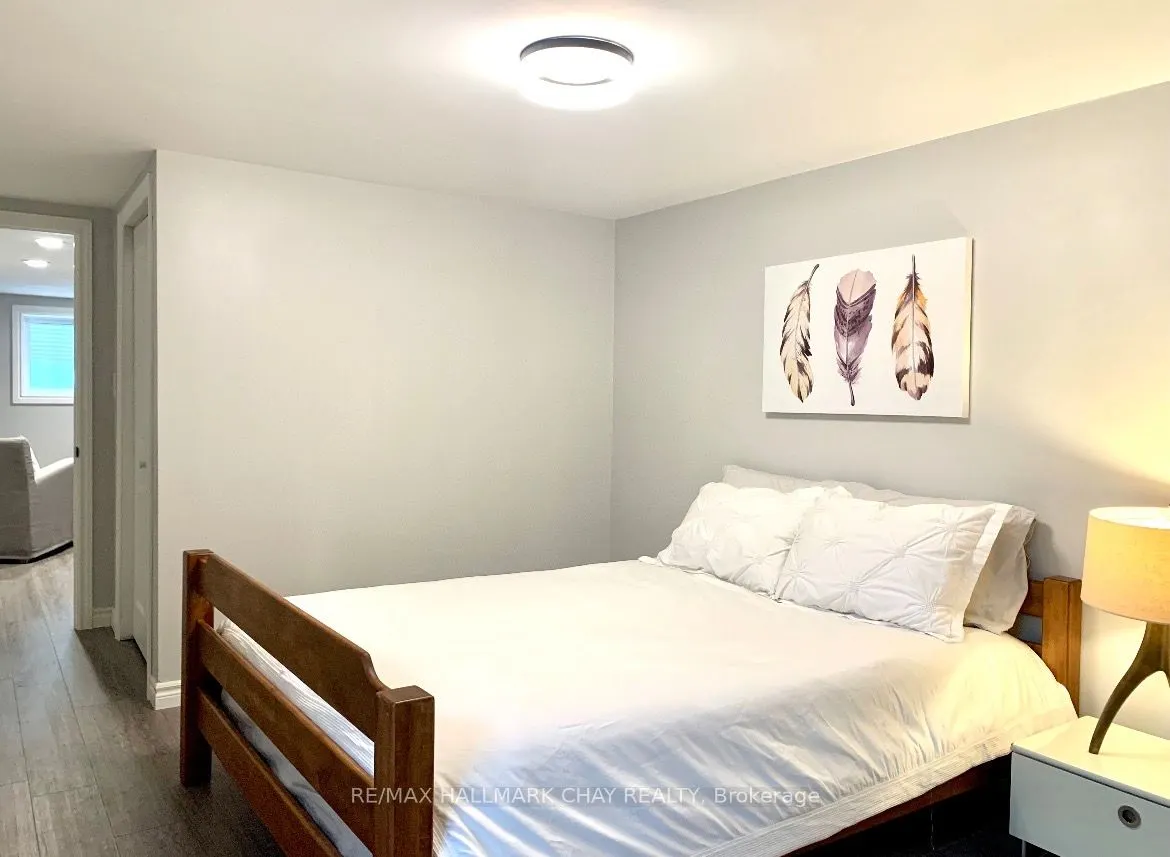 11 Daphne Crescent #LOWER