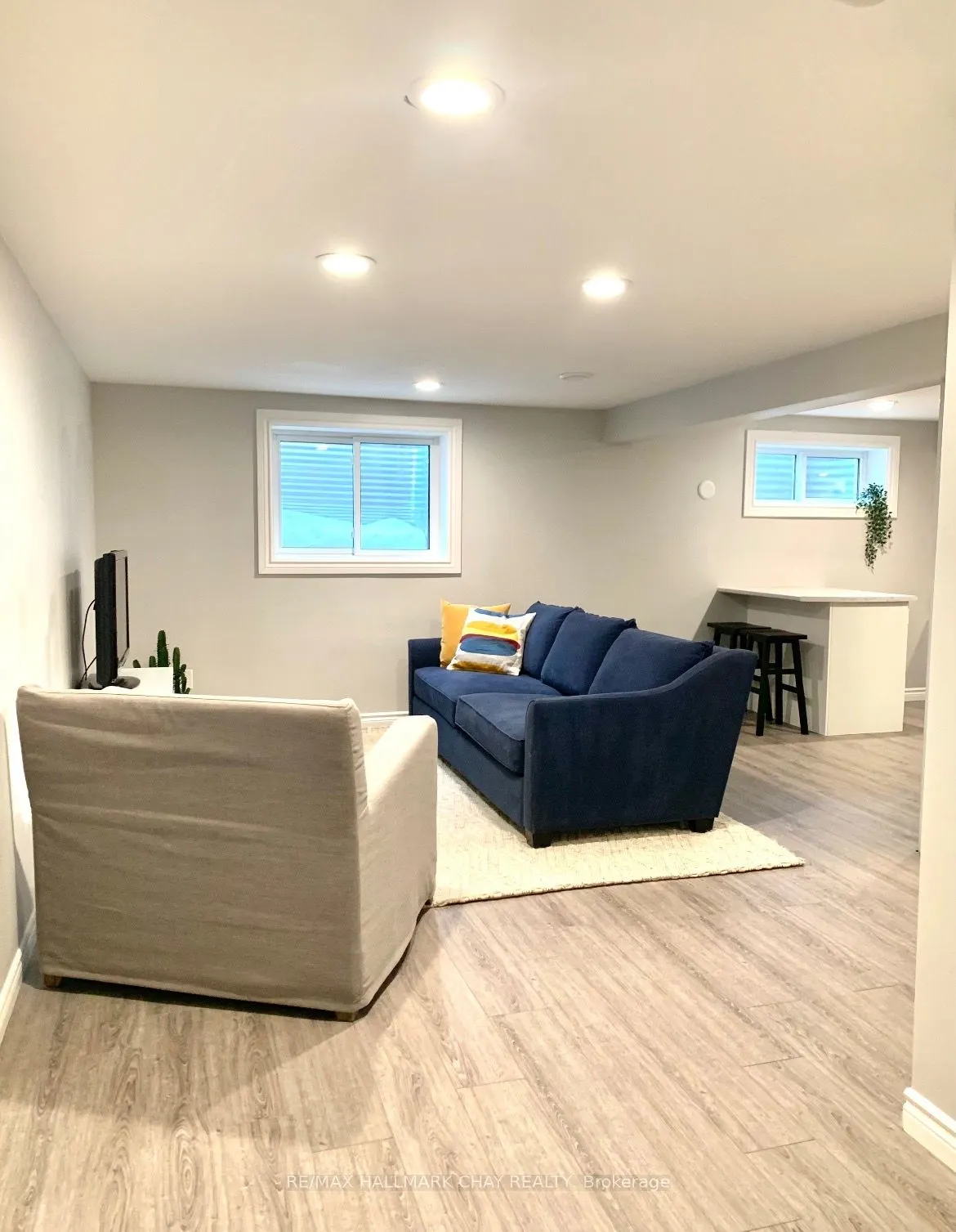 11 Daphne Crescent #LOWER