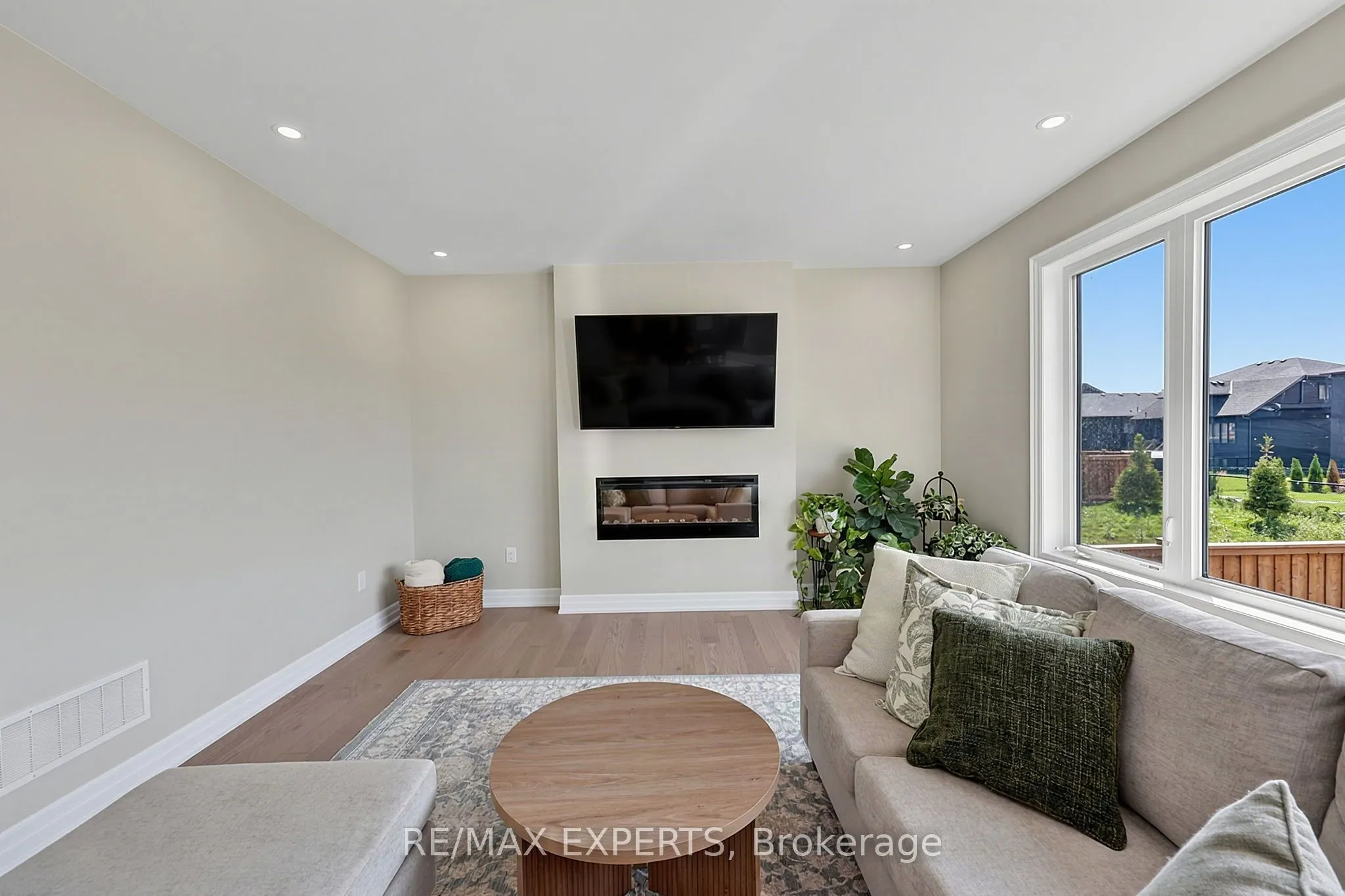222 Mapleside Drive