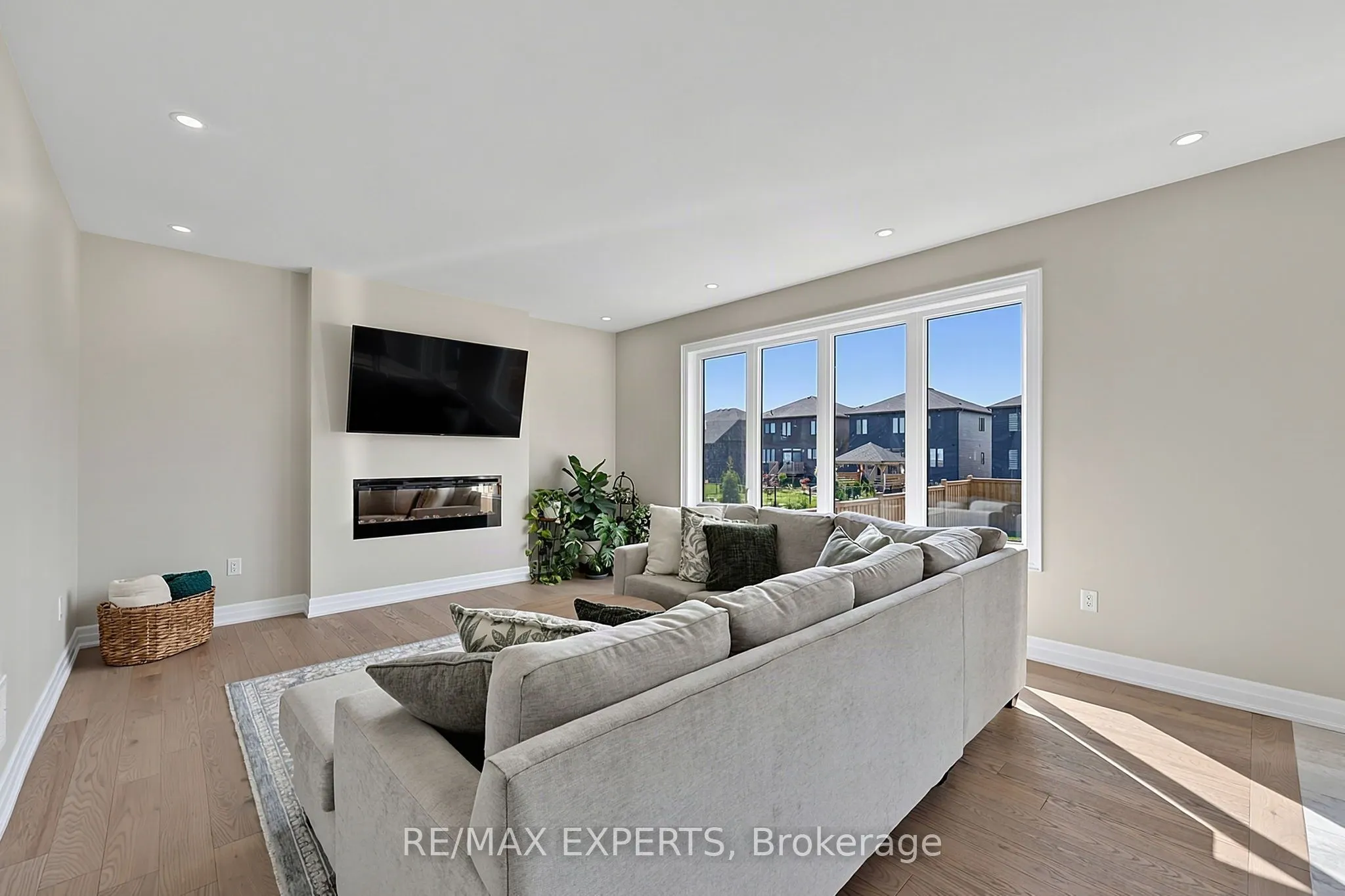 222 Mapleside Drive