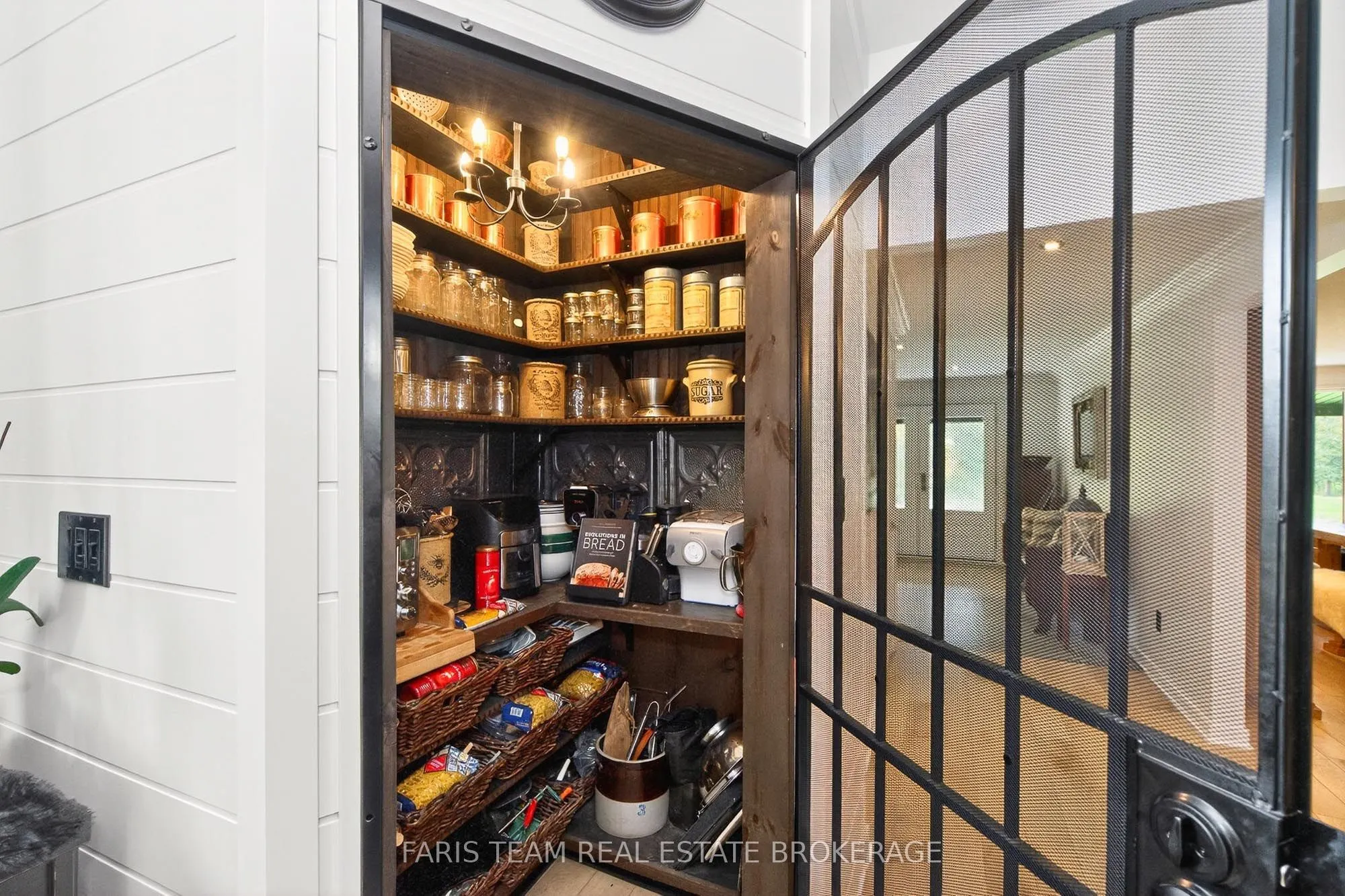 1076 Beaver Lane