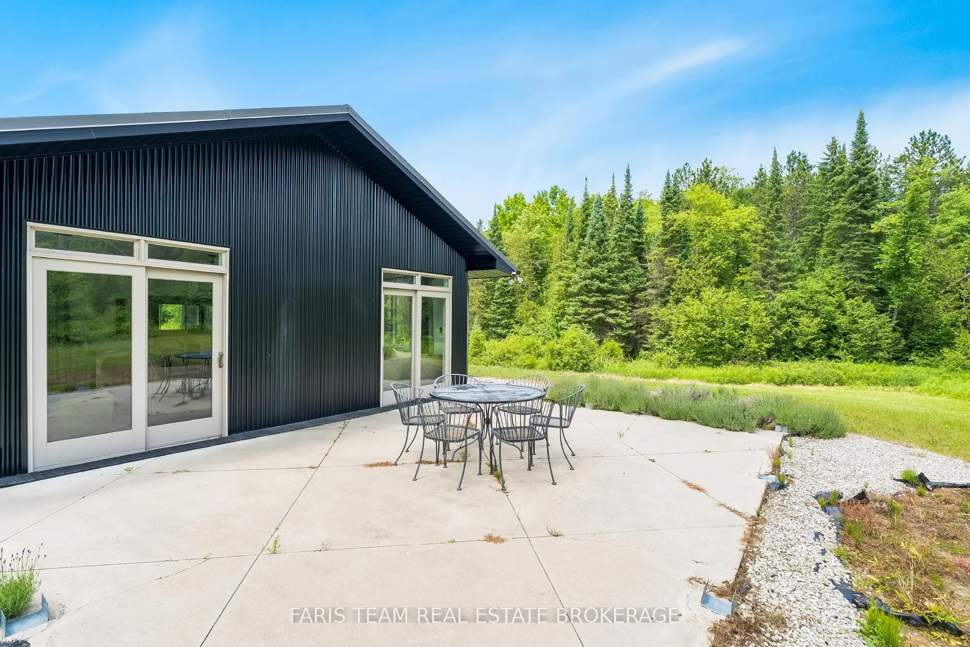 1076 Beaver Lane