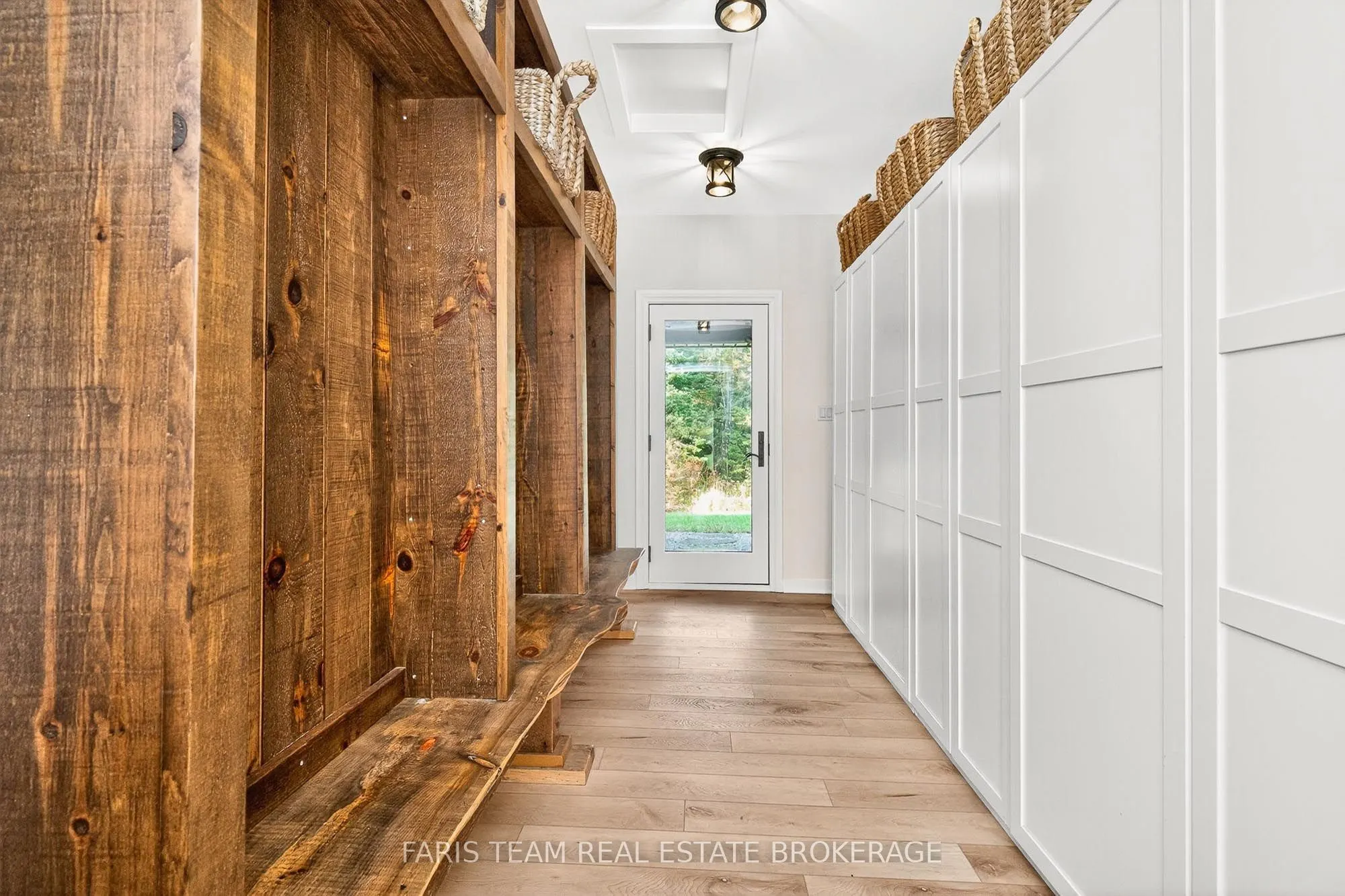 1076 Beaver Lane