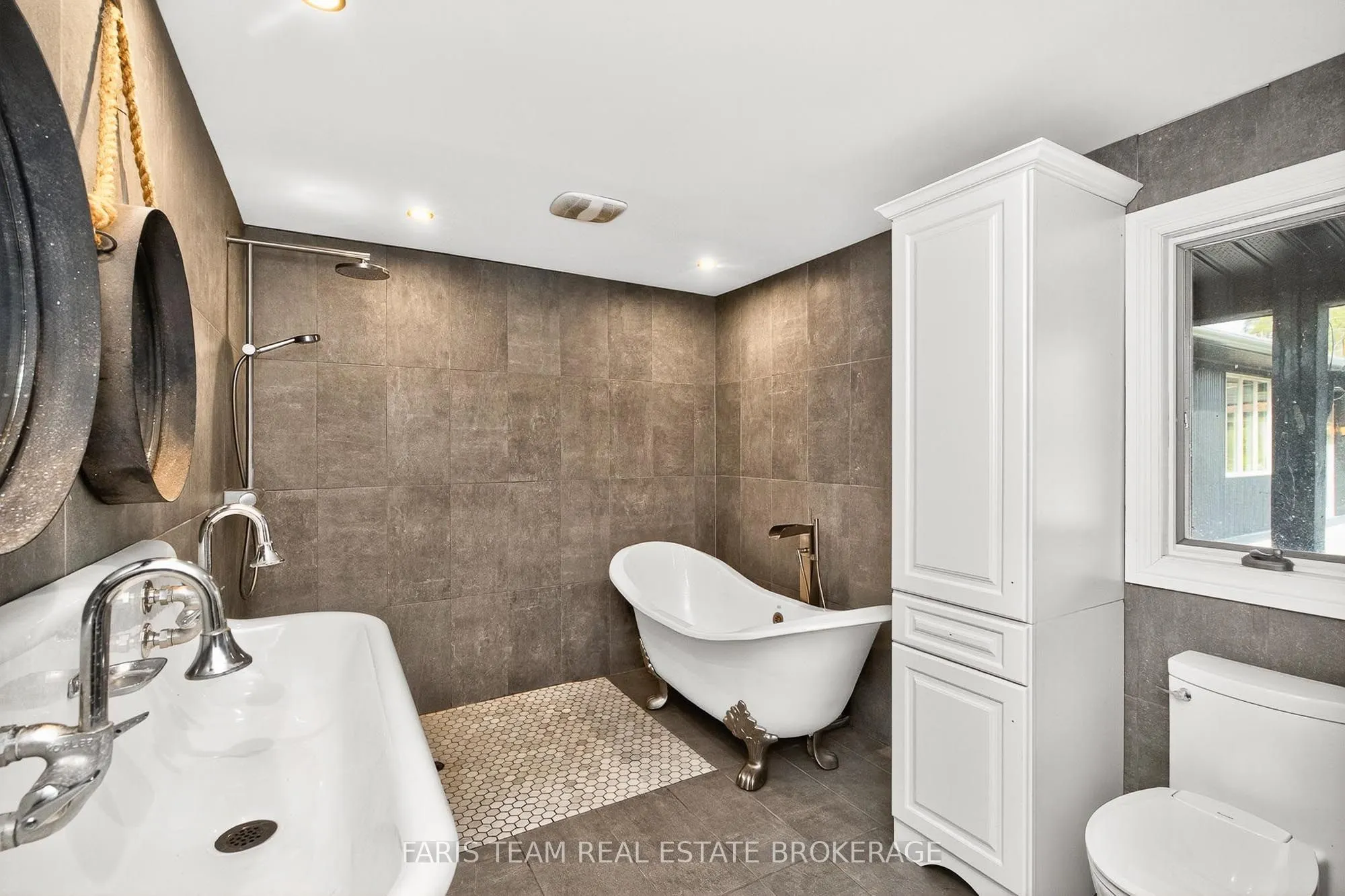 1076 Beaver Lane