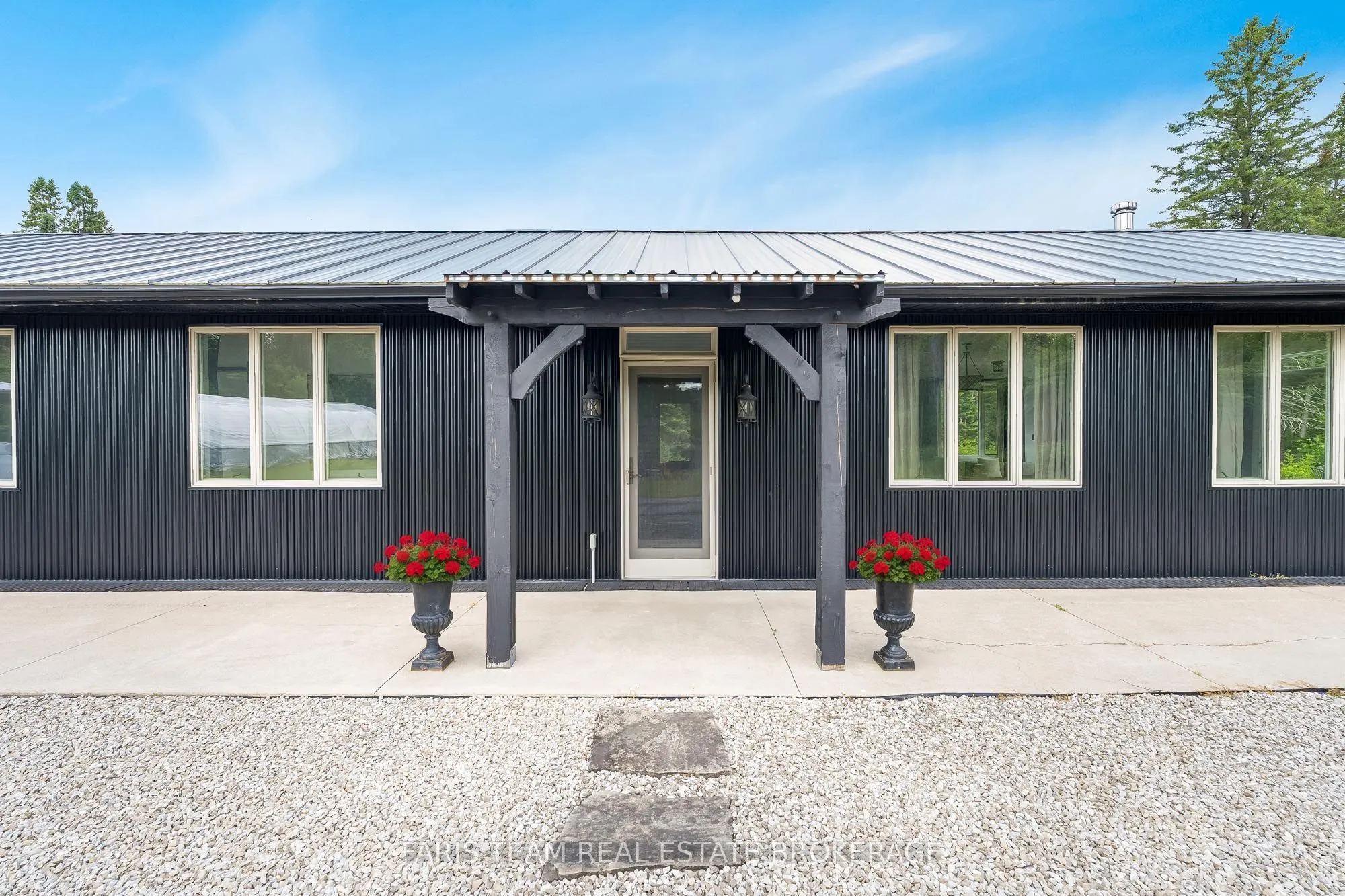 1076 Beaver Lane