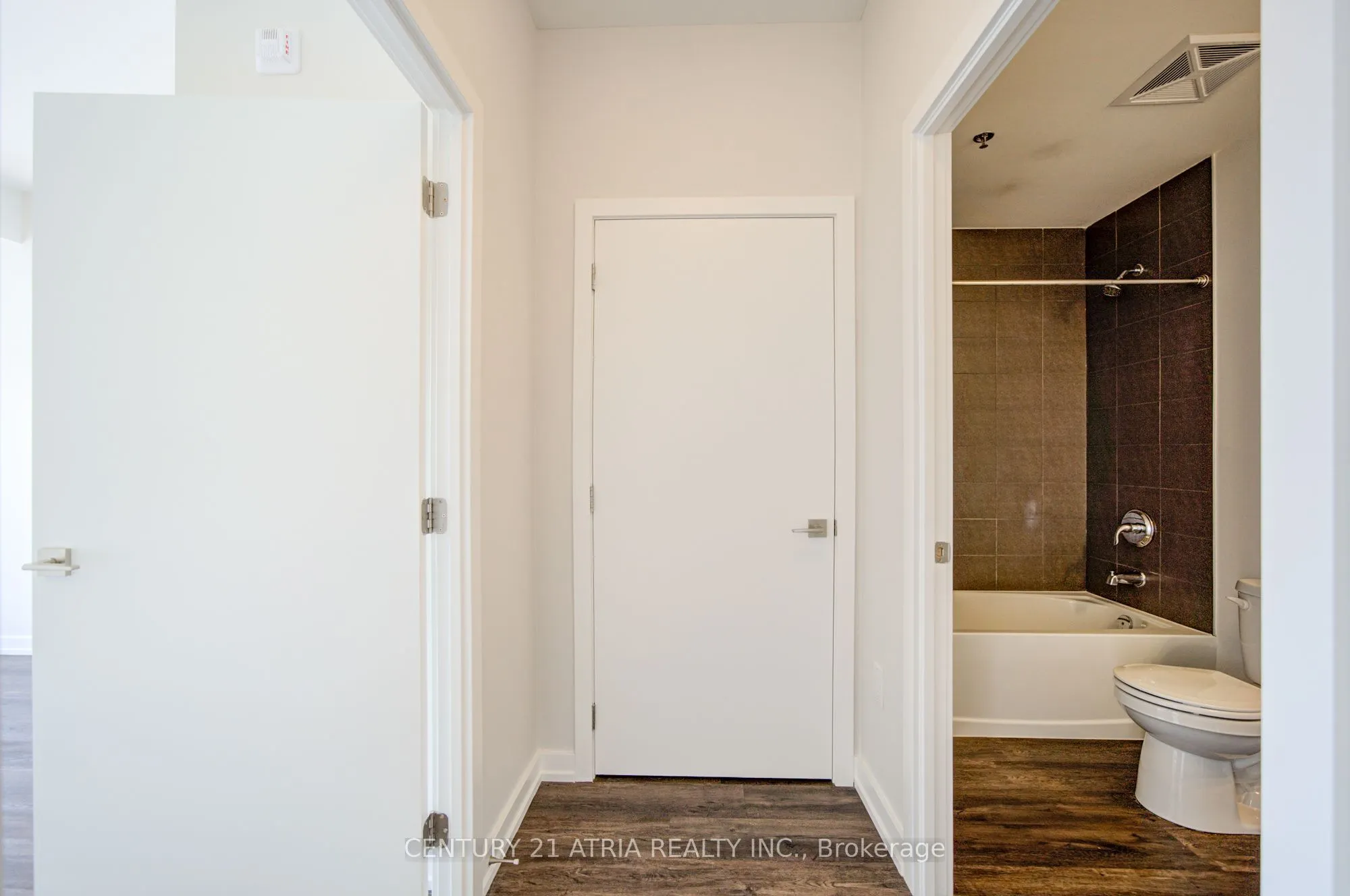 430 Essa Road NE #402