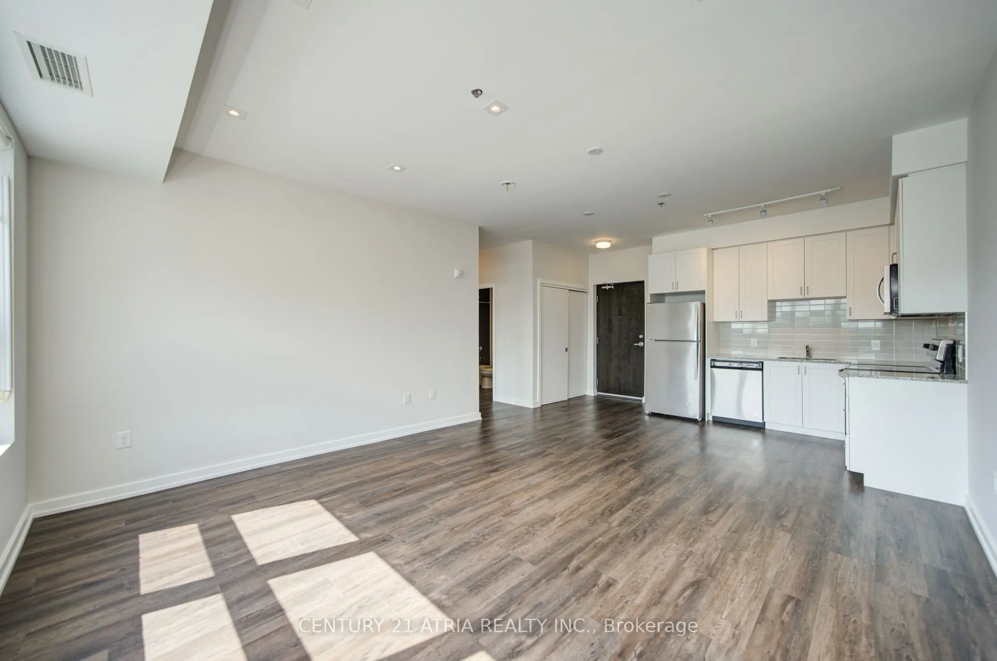 430 Essa Road NE #402