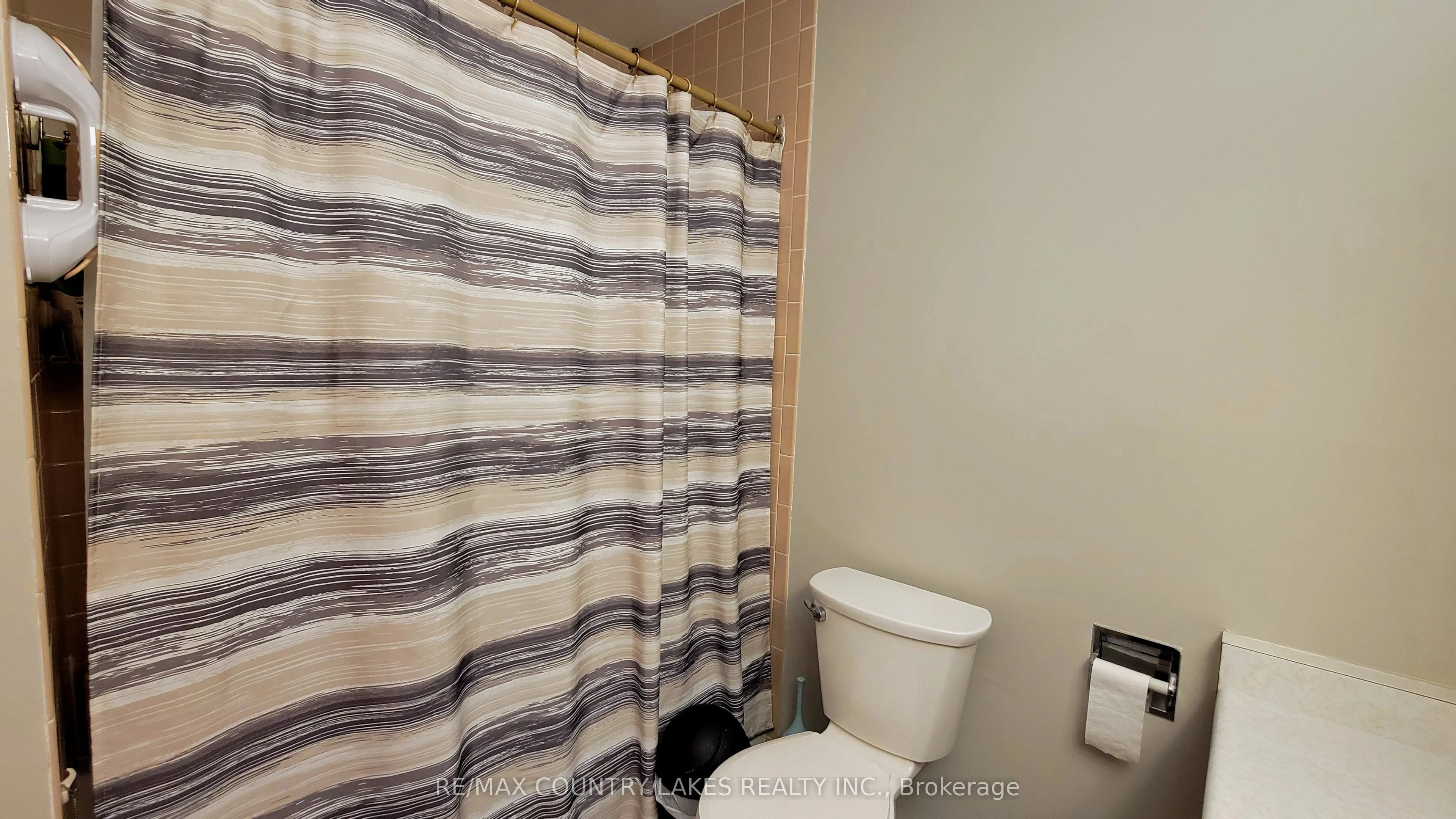 4 Paradise Boulevard #3