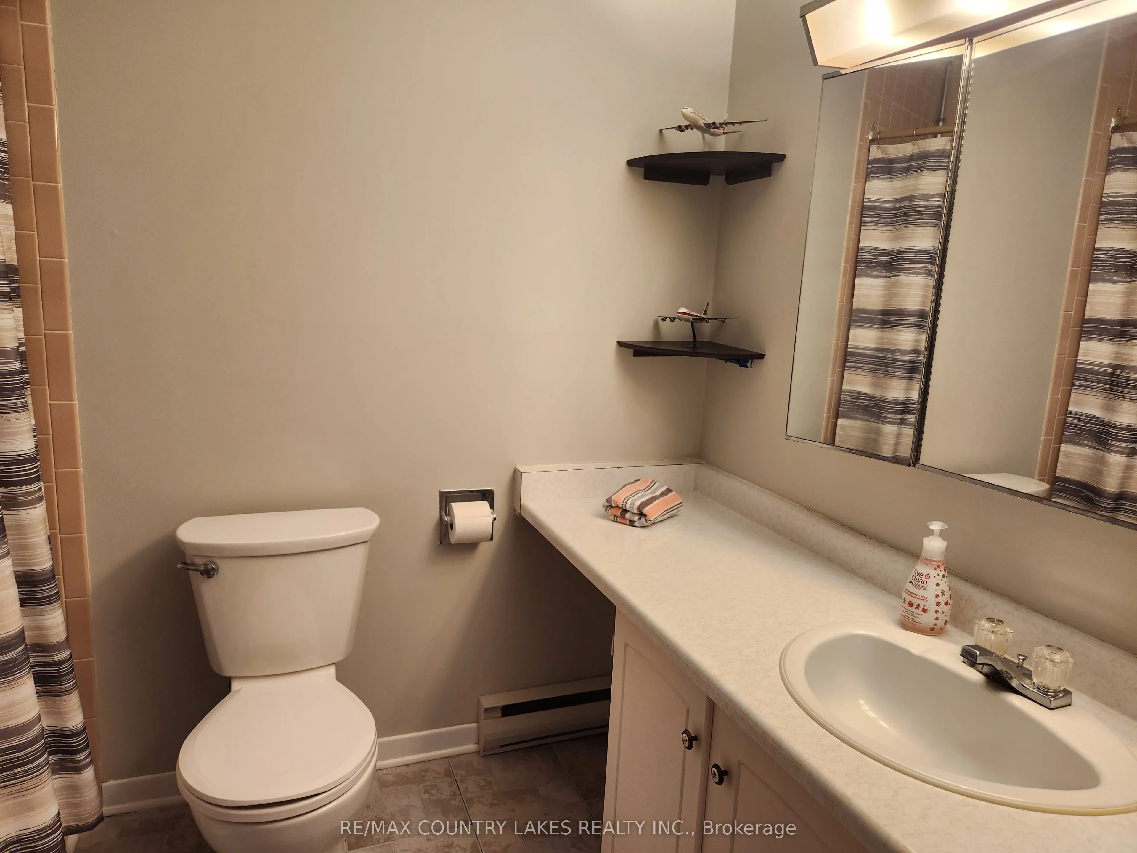 4 Paradise Boulevard #3