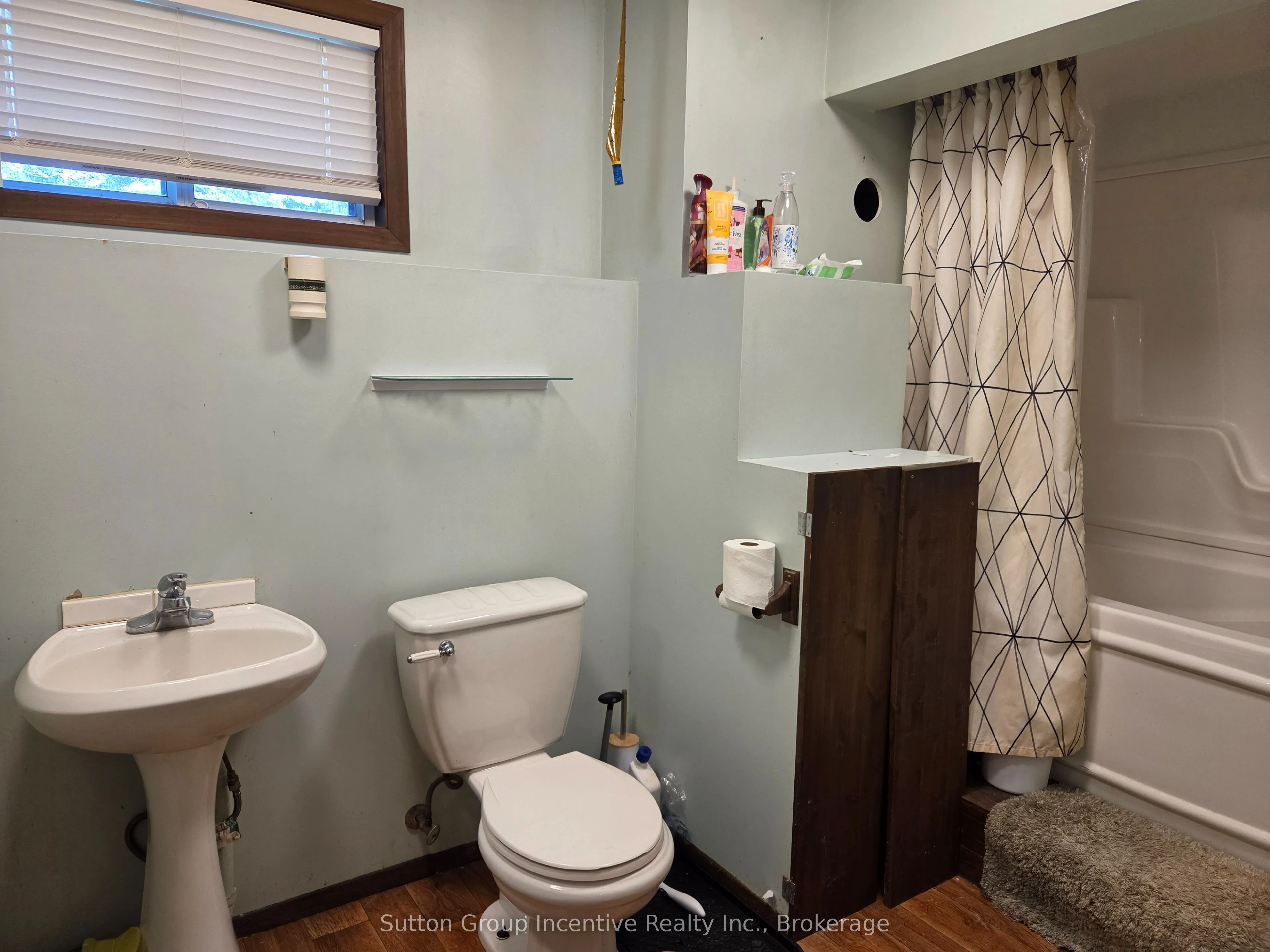 3985 Joyland Drive
