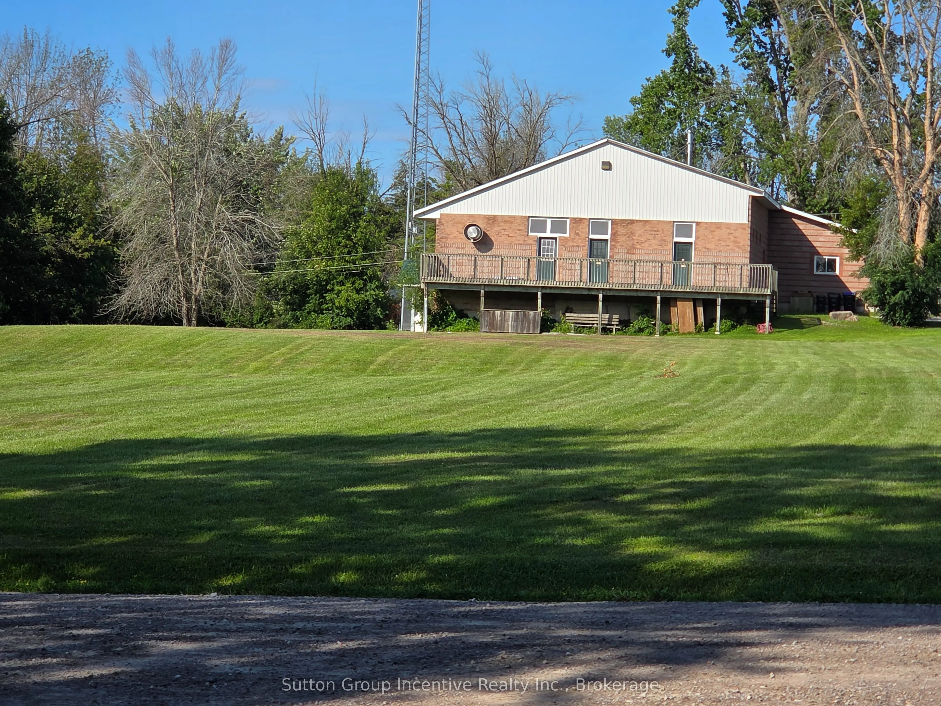 3985 Joyland Drive