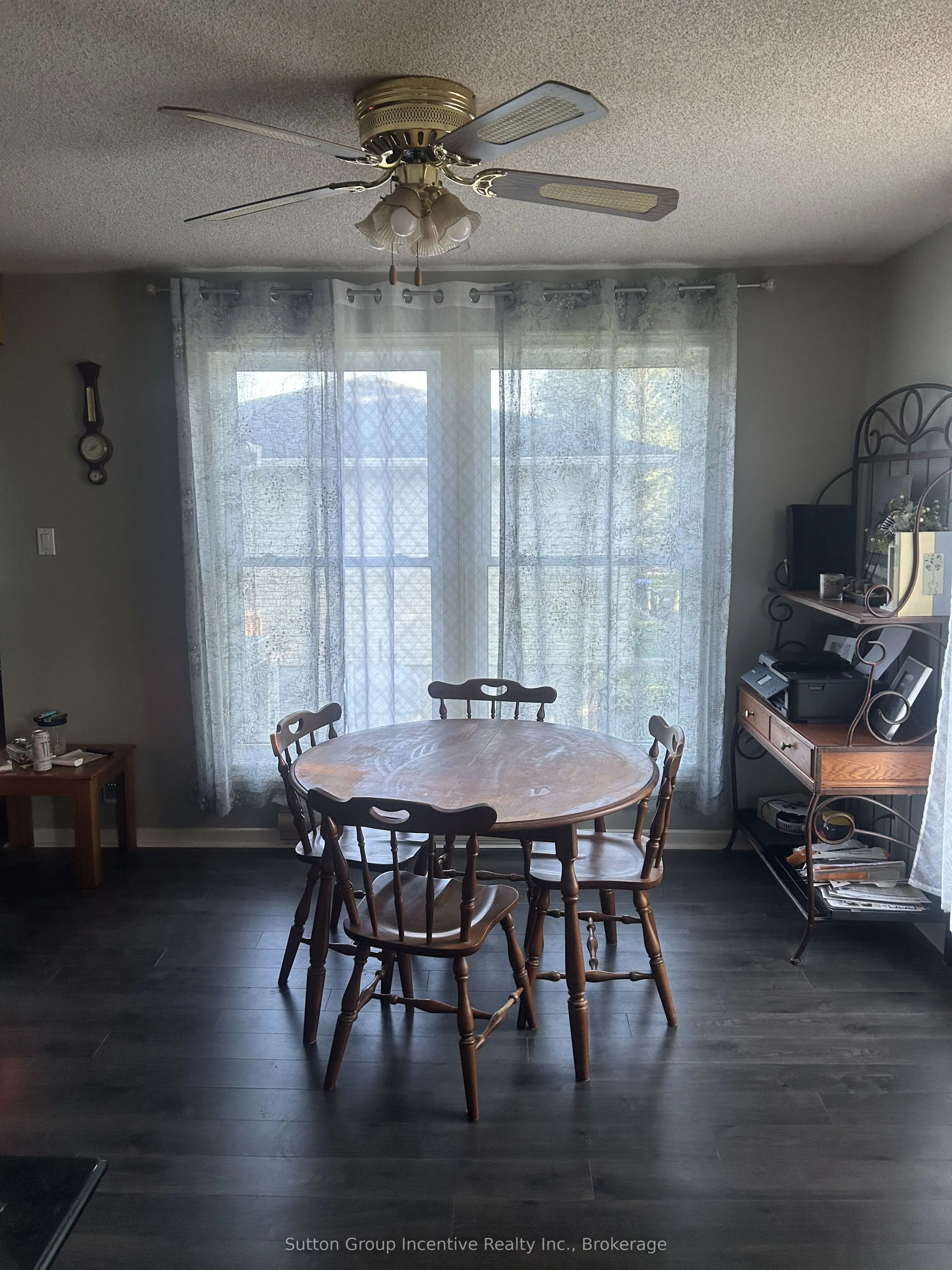 3985 Joyland Drive