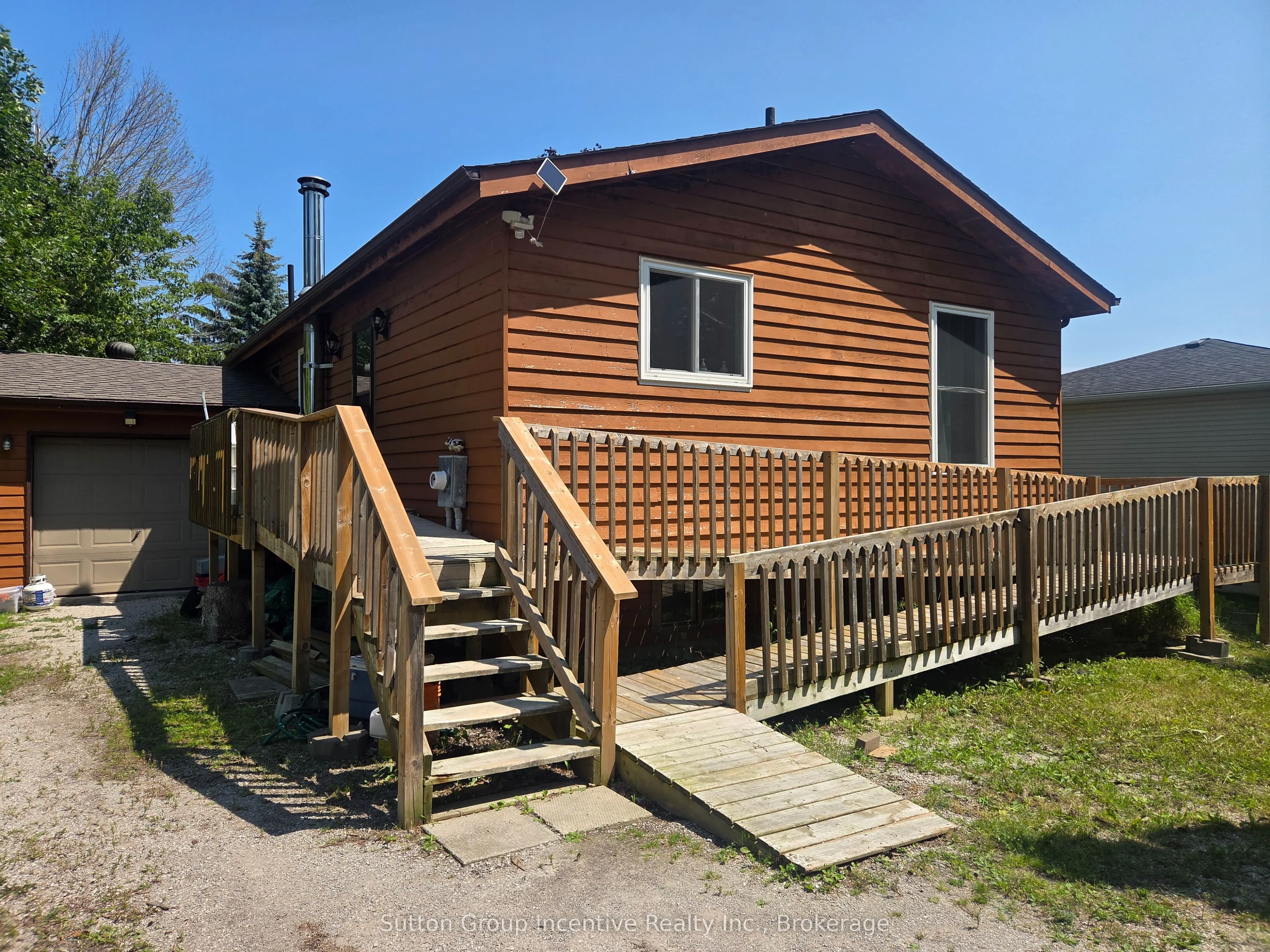 3985 Joyland Drive